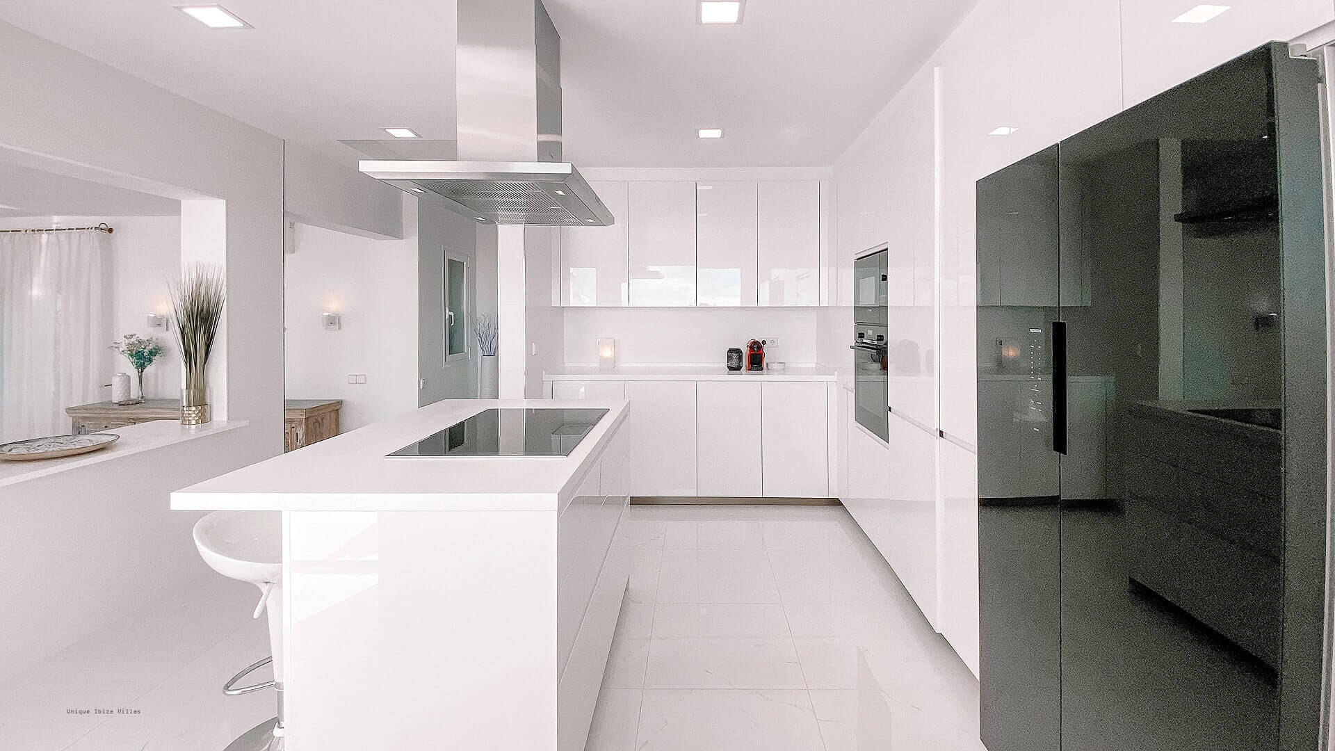 VILLA THE WHITE PEARL - 6 Bedrooms - Near Ibiza Town 