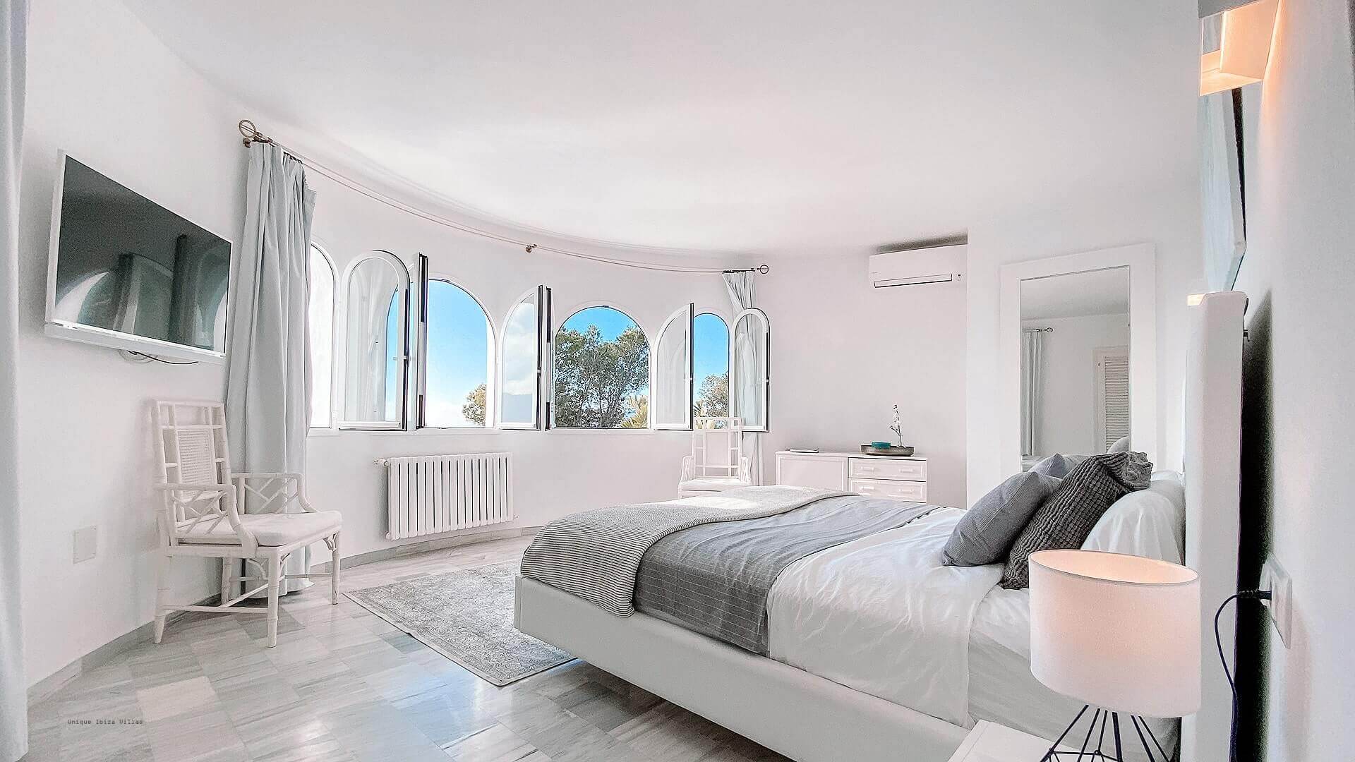 VILLA THE WHITE PEARL - 6 Bedrooms - Near Ibiza Town 