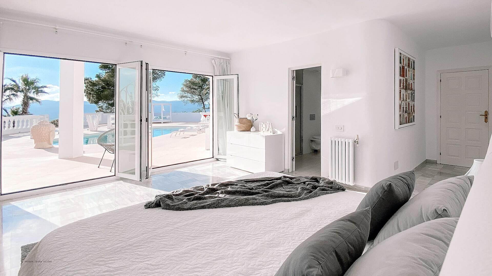 VILLA THE WHITE PEARL - 6 Bedrooms - Near Ibiza Town 