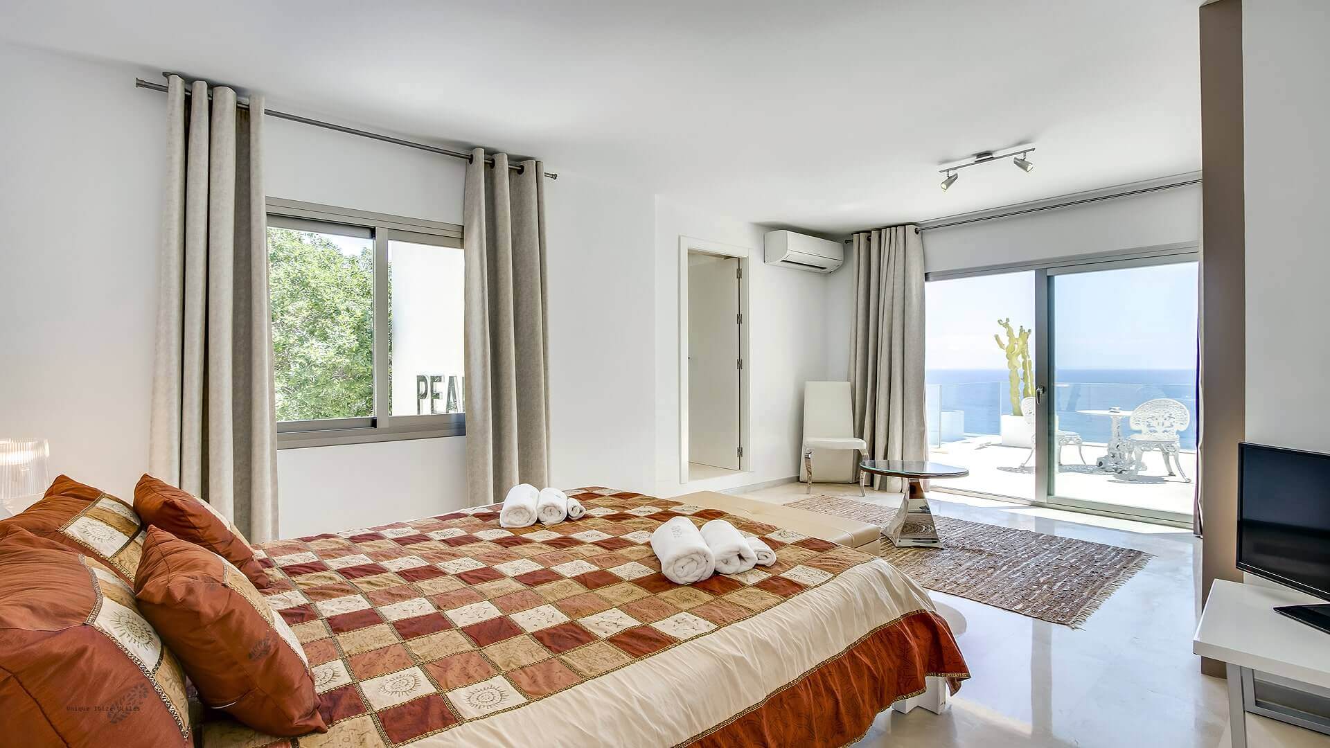 VILLA BLUE HAVEN - 6 Bedrooms - Es Cubells 