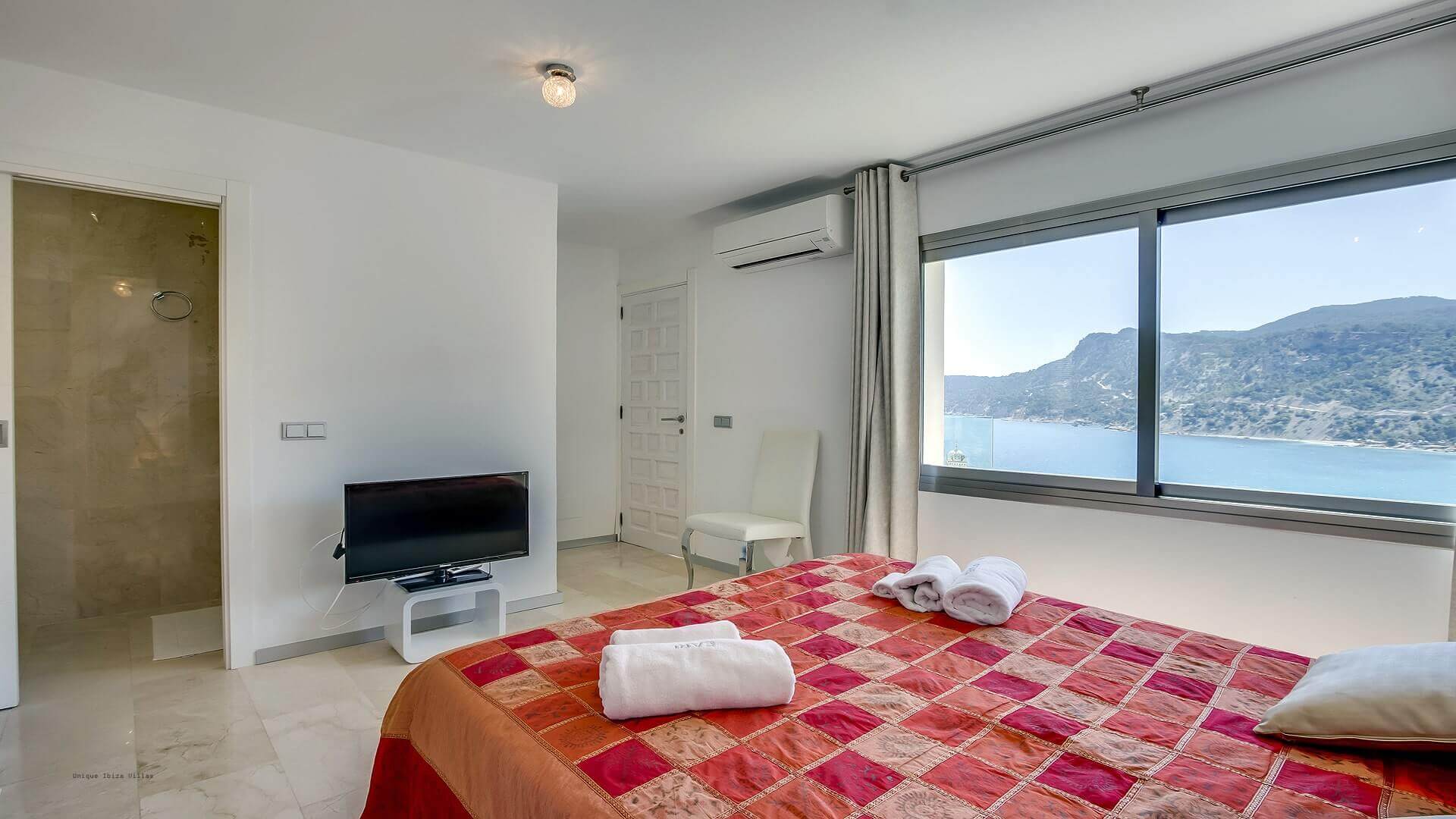 VILLA BLUE HAVEN - 6 Bedrooms - Es Cubells 