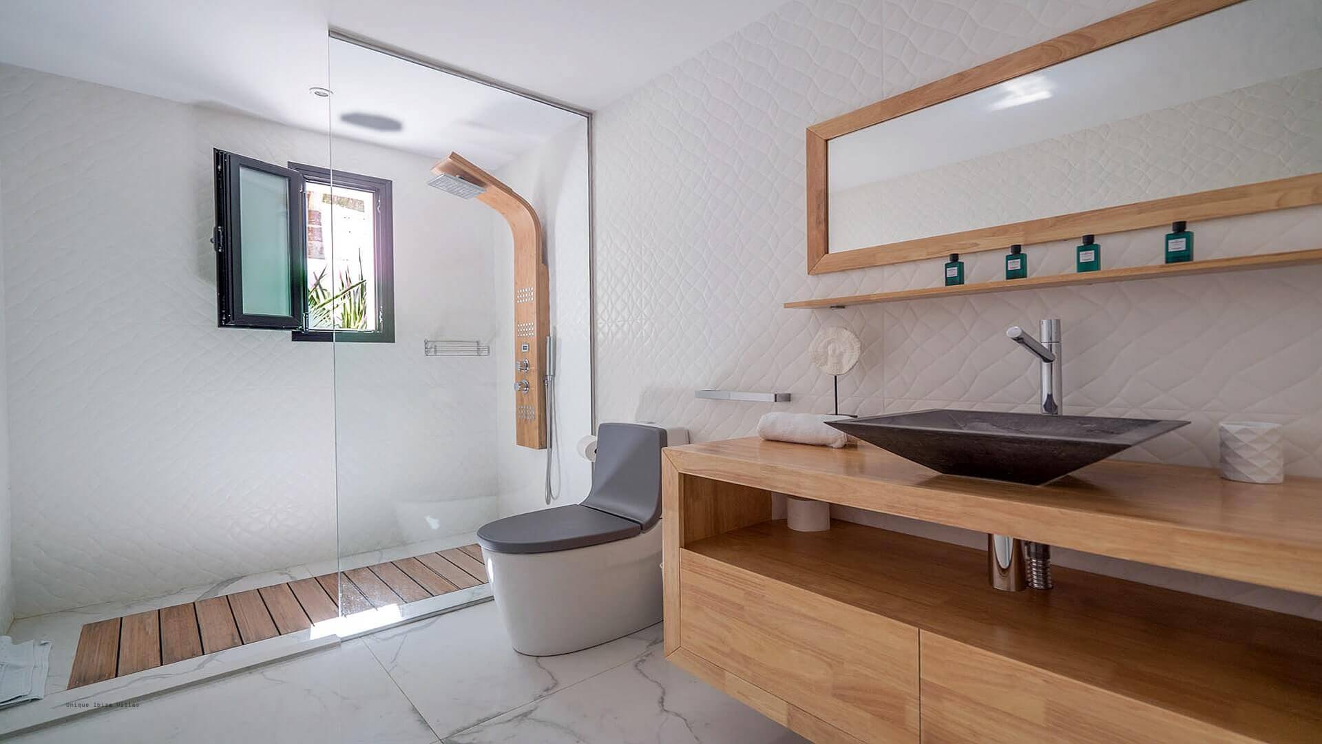 VILLA VALERIA - 6 Bedrooms - Near Cap Martinet, Talamanca Jesus & Ibiza Town