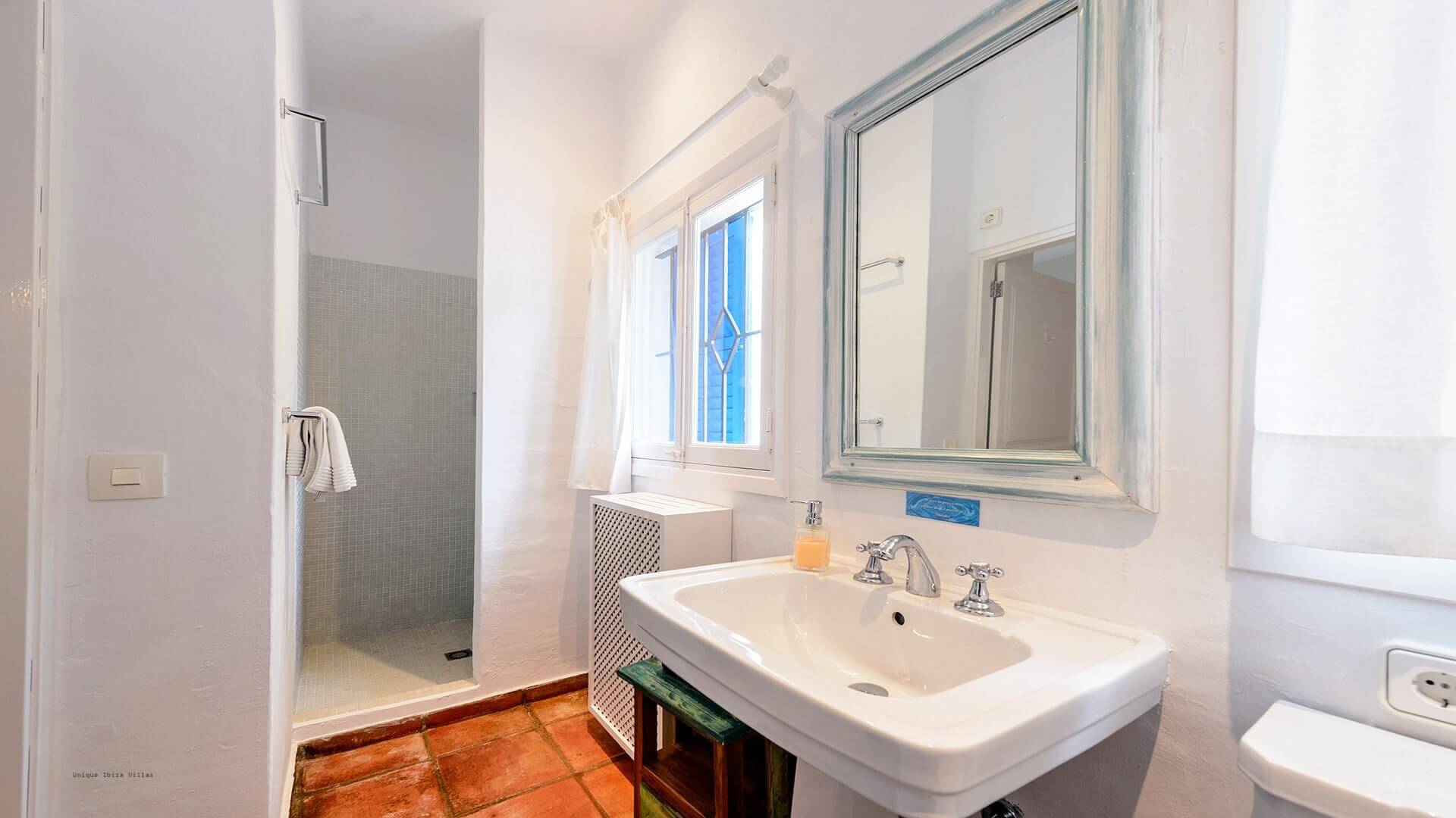 VILLA CIGALA - 6 Bedrooms - Cala Pada/Santa Eulalia (Walk To Beach)