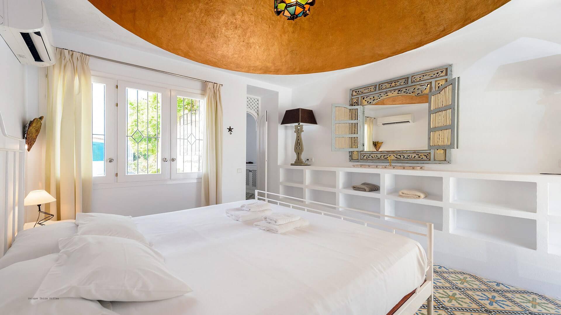 VILLA CIGALA - 6 Bedrooms - Cala Pada/Santa Eulalia (Walk To Beach)