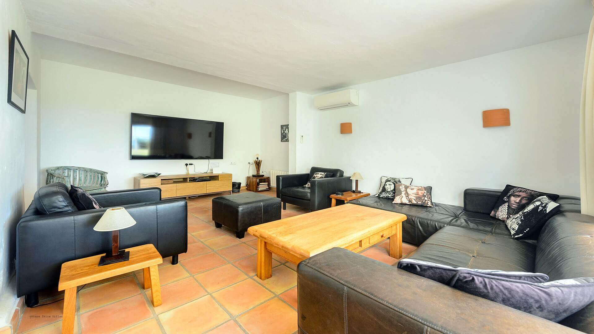 VILLA CIGALA - 7 Bedrooms - Cala Pada/Santa Eulalia (Walk To Beach) 