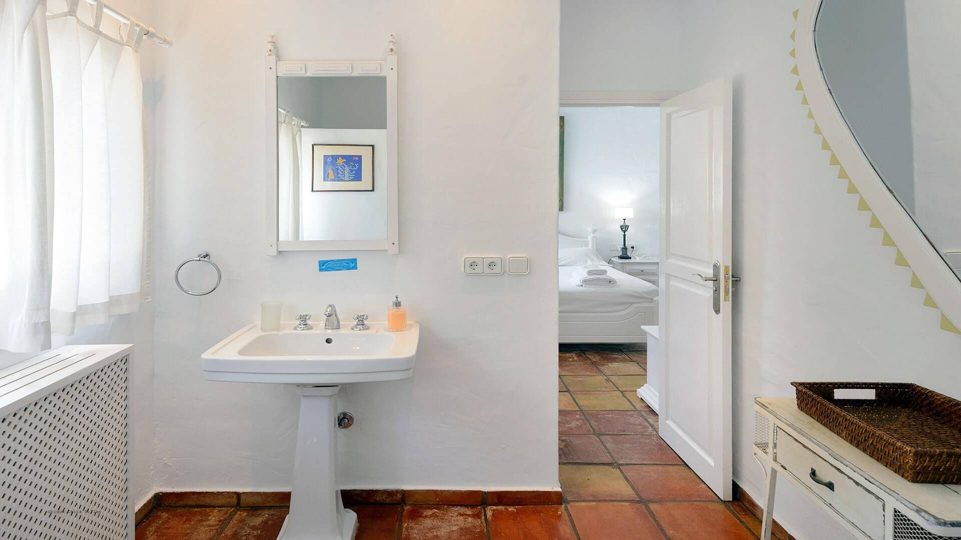 VILLA CIGALA - 7 Bedrooms - Cala Pada/Santa Eulalia (Walk To Beach) 