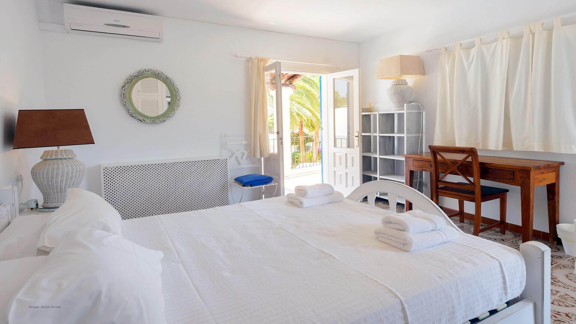 VILLA CIGALA - 7 Bedrooms - Cala Pada/Santa Eulalia (Walk To Beach) 