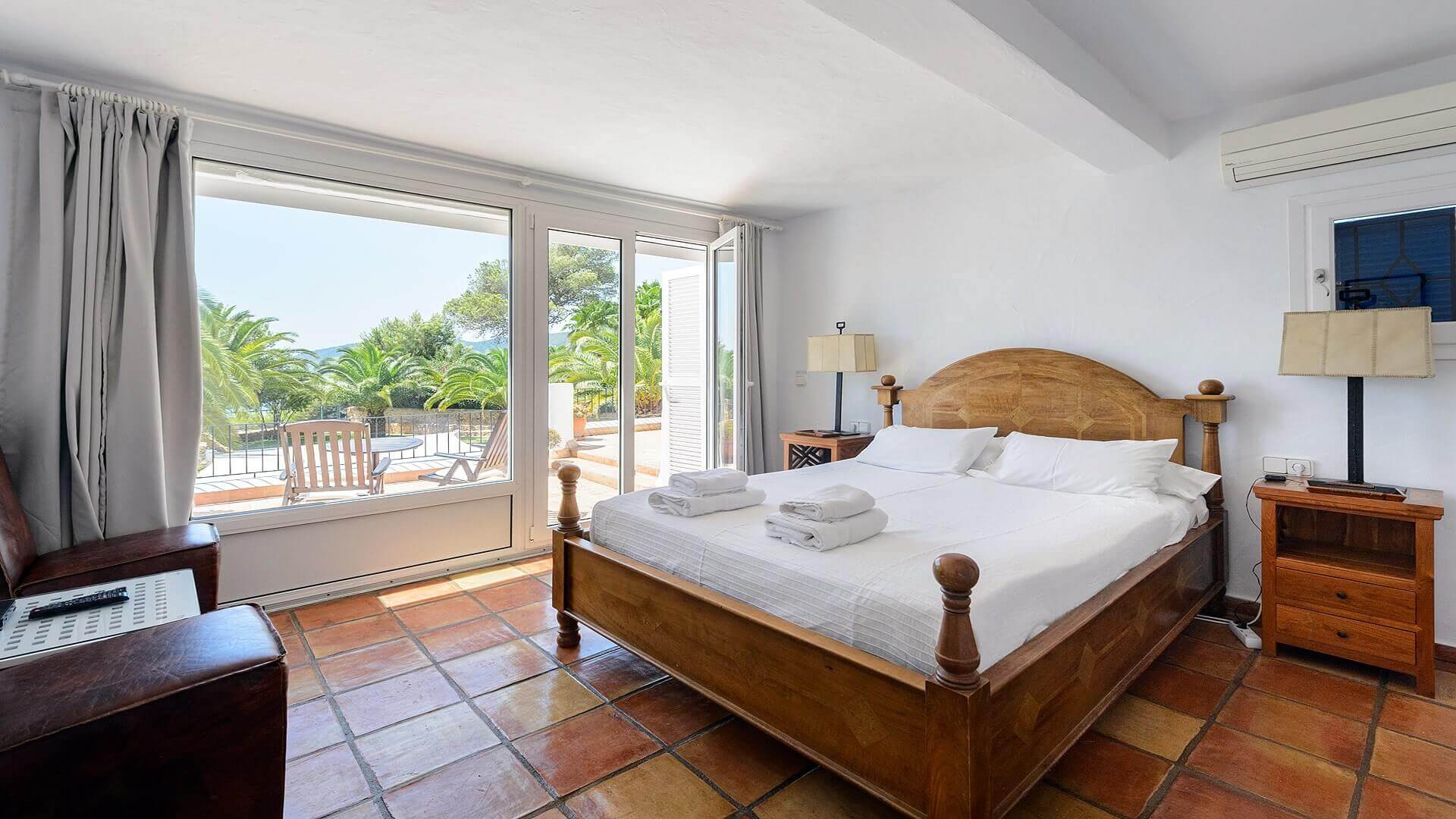VILLA CIGALA - 8 Bedrooms - Cala Pada/Santa Eulalia (Walk To Beach)
