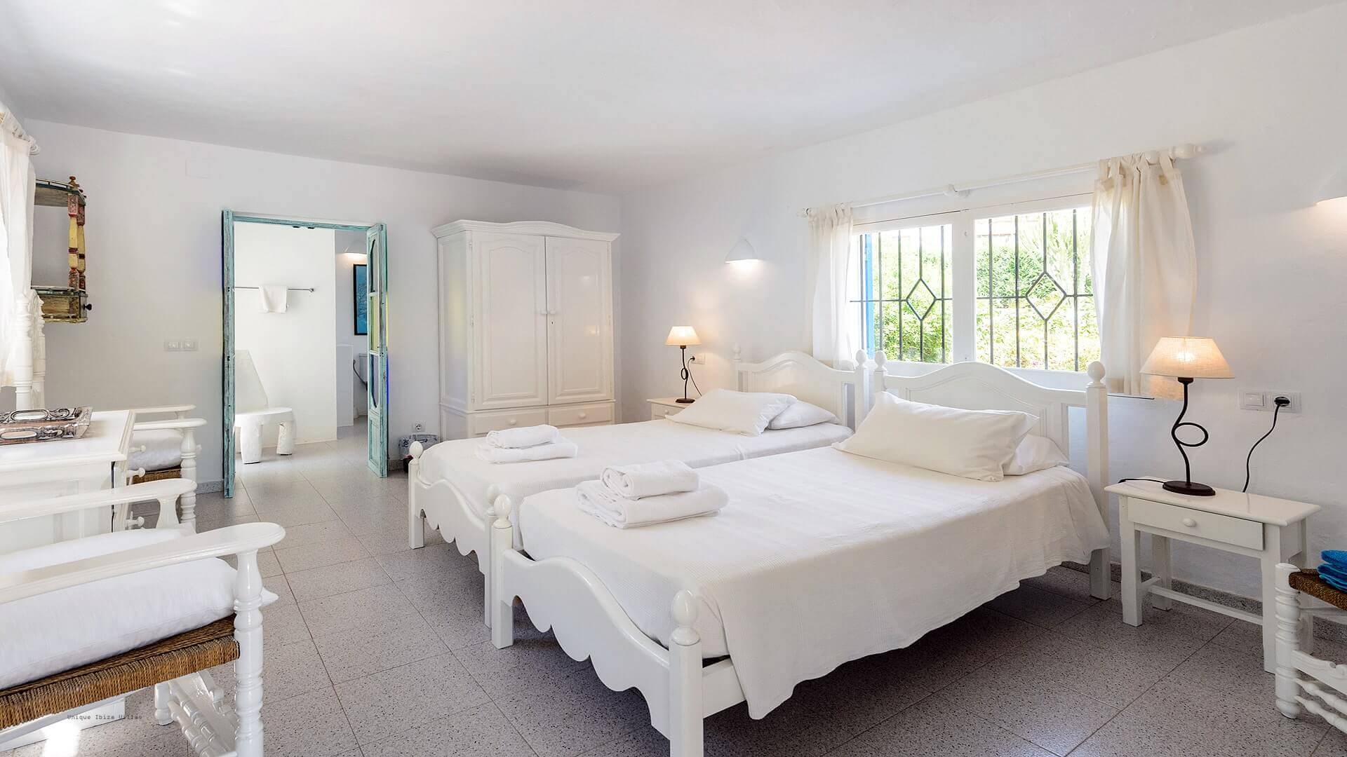 VILLA CIGALA - 8 Bedrooms - Cala Pada/Santa Eulalia (Walk To Beach)