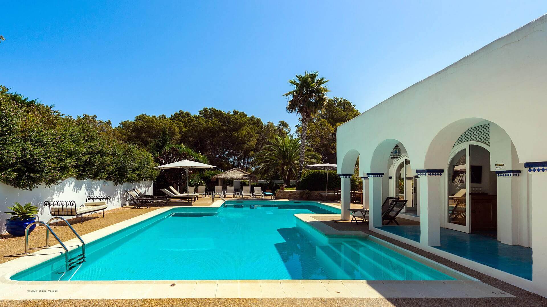 VILLA CIGALA - 5 Bedrooms - Cala Pada/Santa Eulalia (Walk To Beach)  