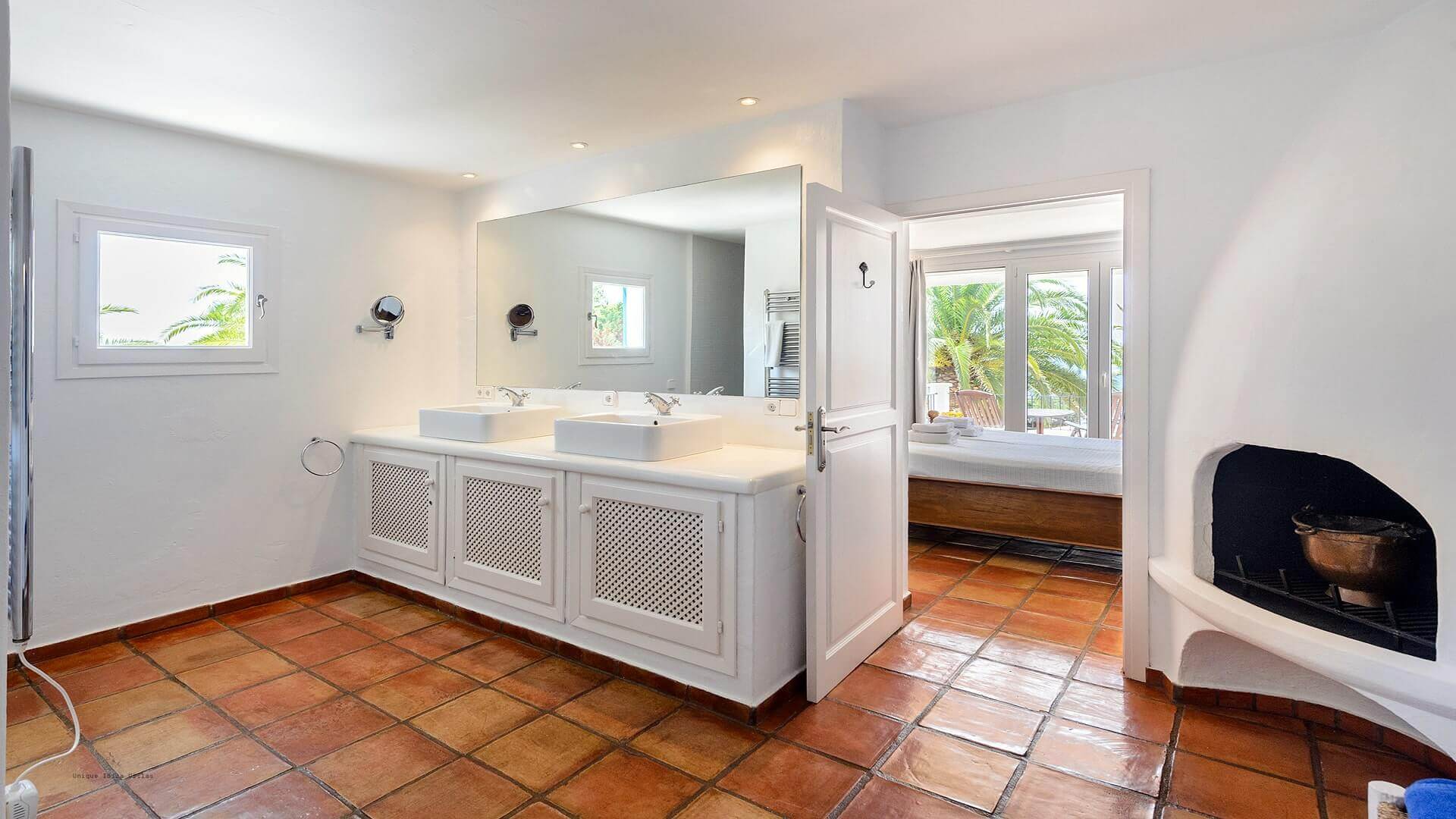 VILLA CIGALA - 5 Bedrooms - Cala Pada/Santa Eulalia (Walk To Beach)  