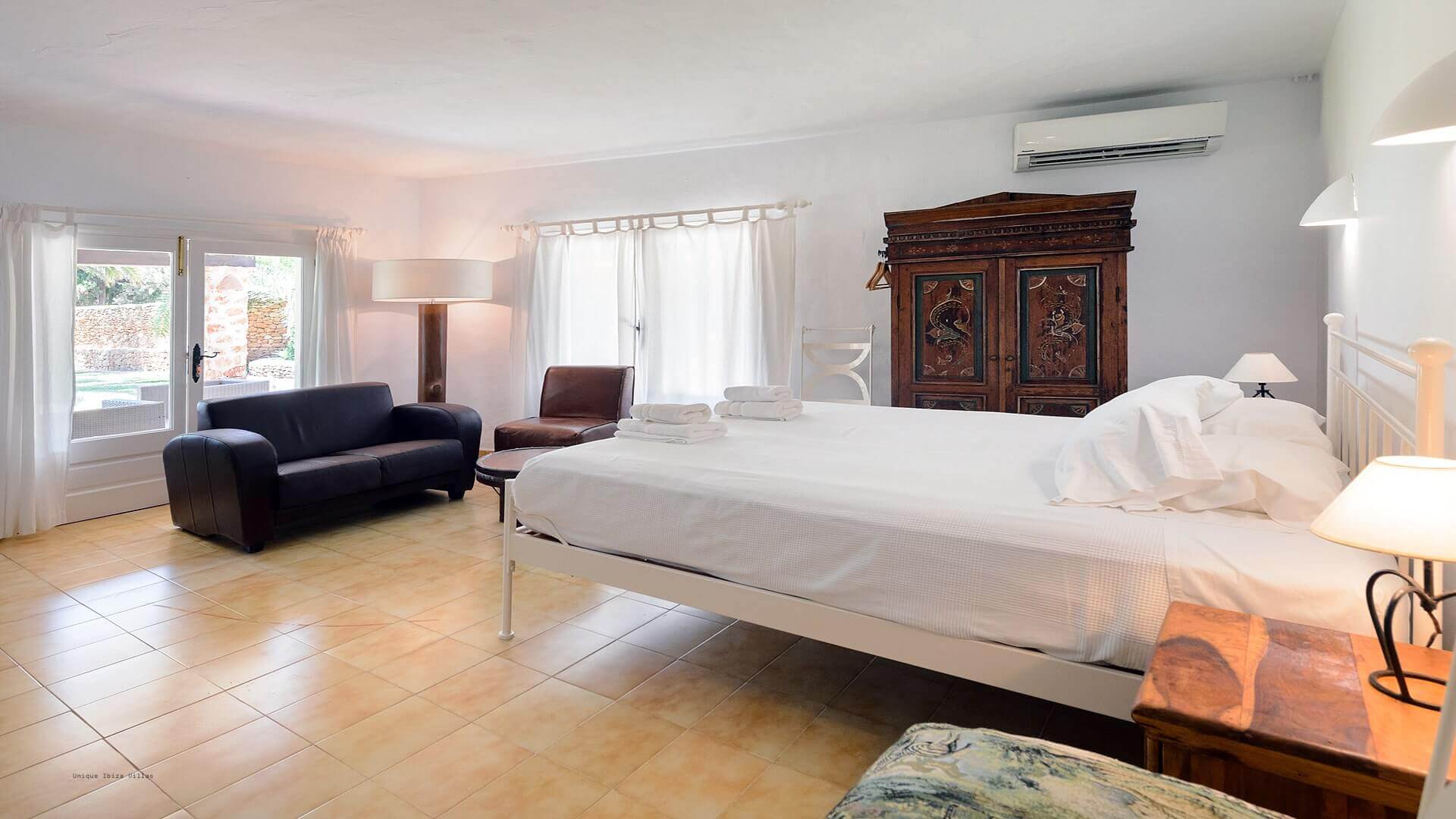 VILLA CIGALA - 5 Bedrooms - Cala Pada/Santa Eulalia (Walk To Beach)  