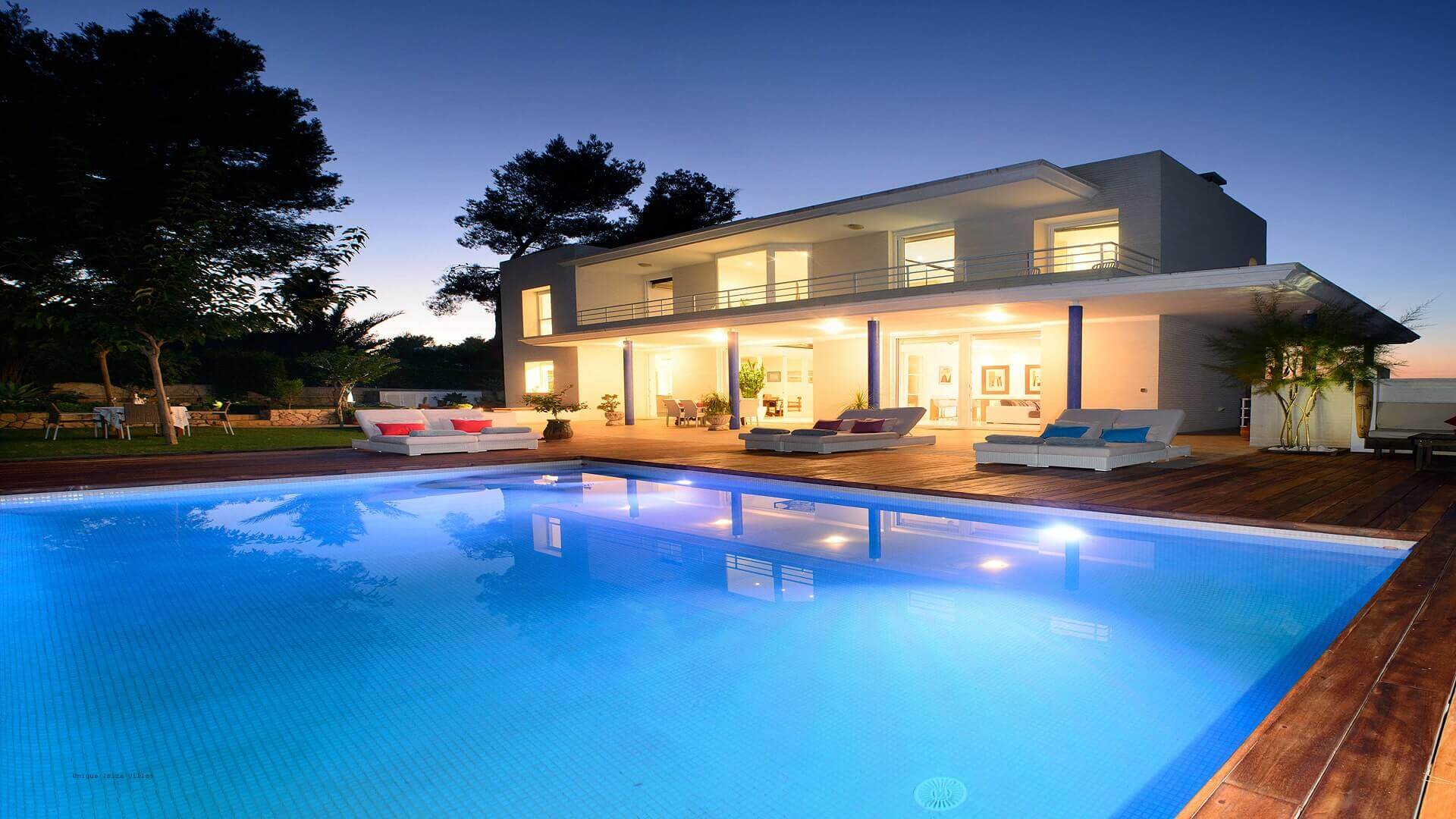 VILLA CAN LLUSIA - 4 bedrooms - San Antonio (Walk To Beach) 