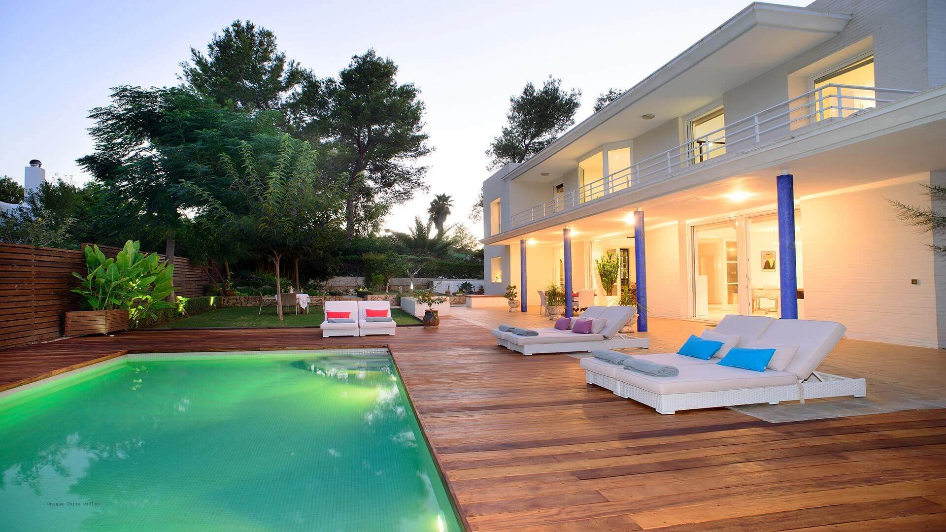 VILLA CAN LLUSIA - 4 bedrooms - San Antonio (Walk To Beach) 
