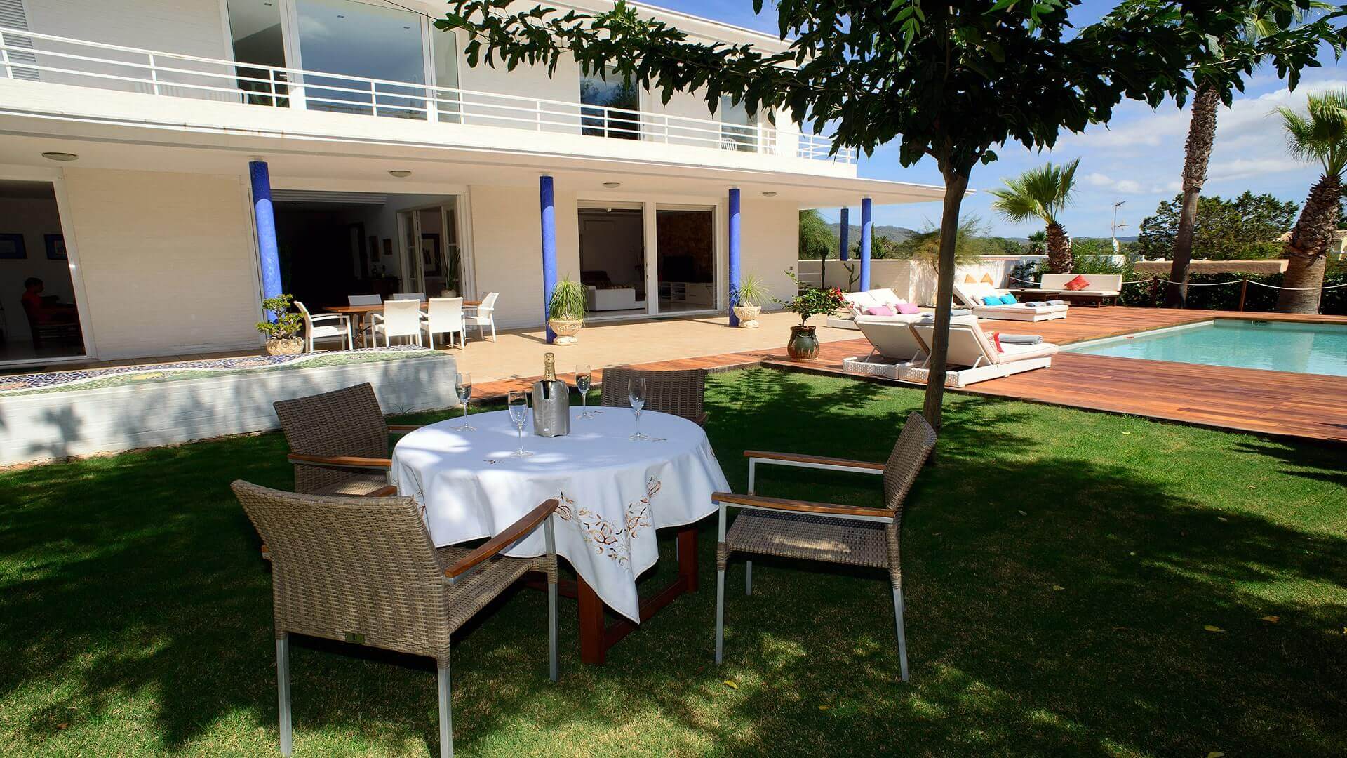 VILLA CAN LLUSIA - 4 bedrooms - San Antonio (Walk To Beach) 
