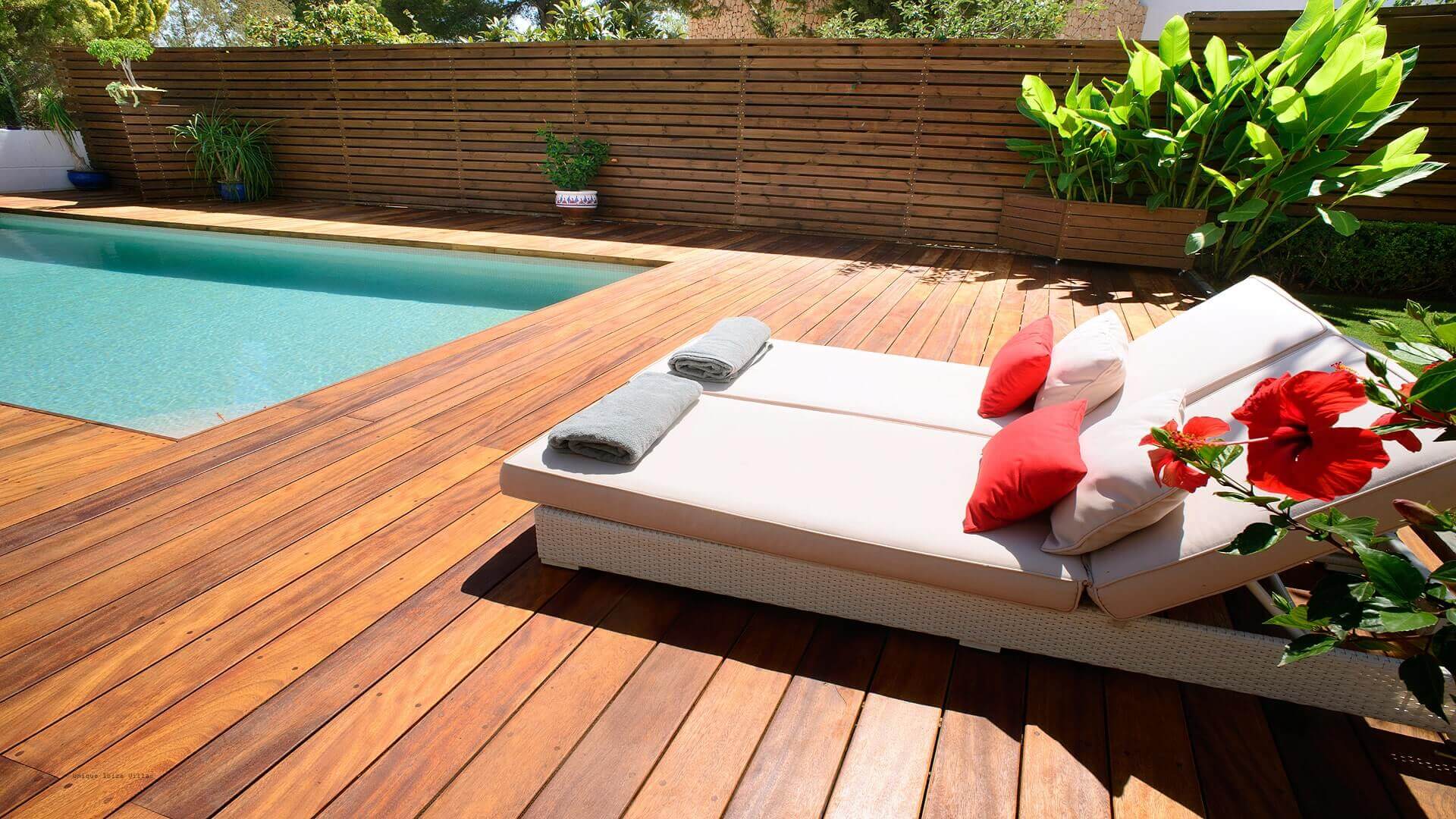 VILLA CAN LLUSIA - 4 bedrooms - San Antonio (Walk To Beach) 