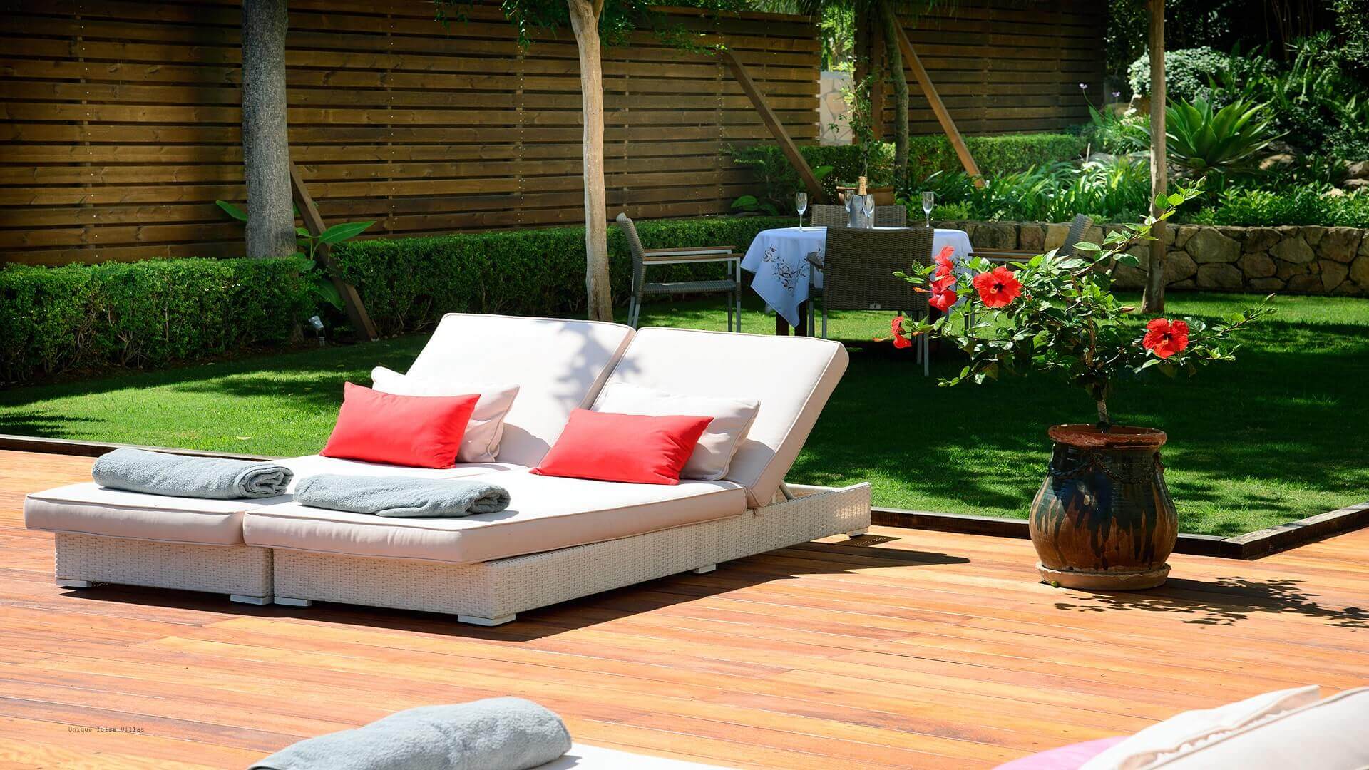 VILLA CAN LLUSIA - 4 bedrooms - San Antonio (Walk To Beach) 