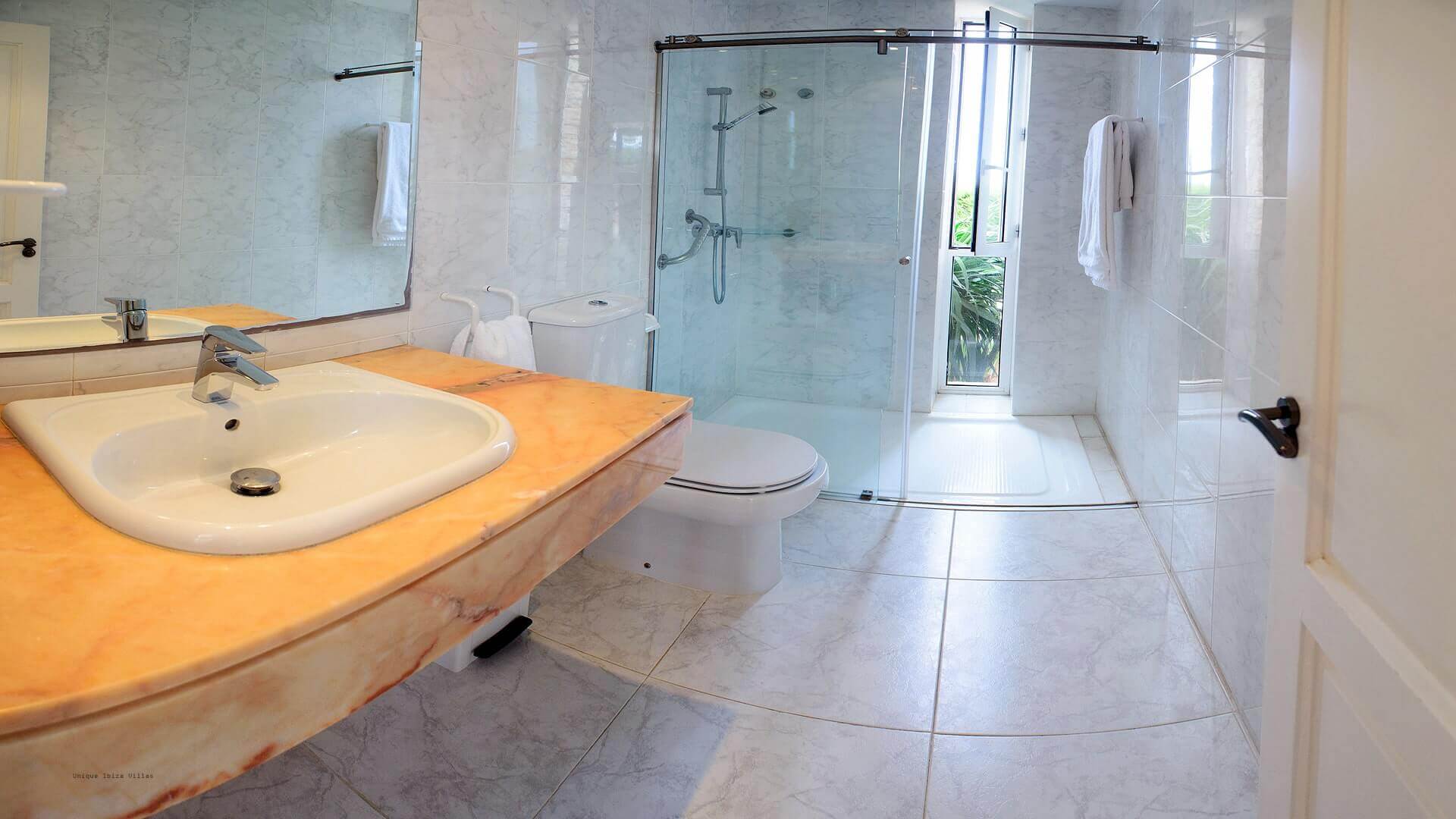 VILLA CAN LLUSIA - 4 bedrooms - San Antonio (Walk To Beach) 