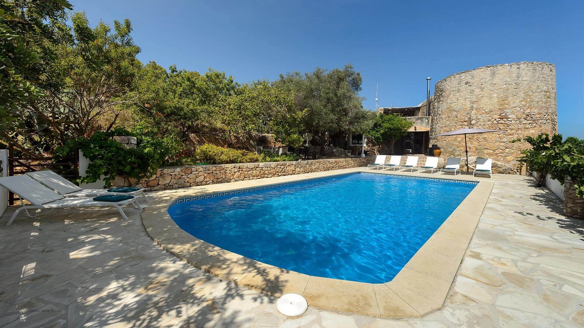 VILLA TORRE BES - 4 Bedrooms - Near San Antonio 