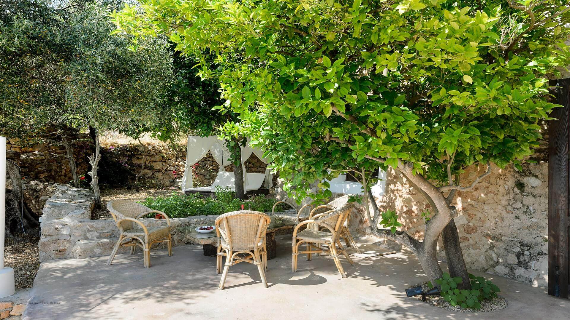 VILLA TORRE BES - 4 Bedrooms - Near San Antonio 