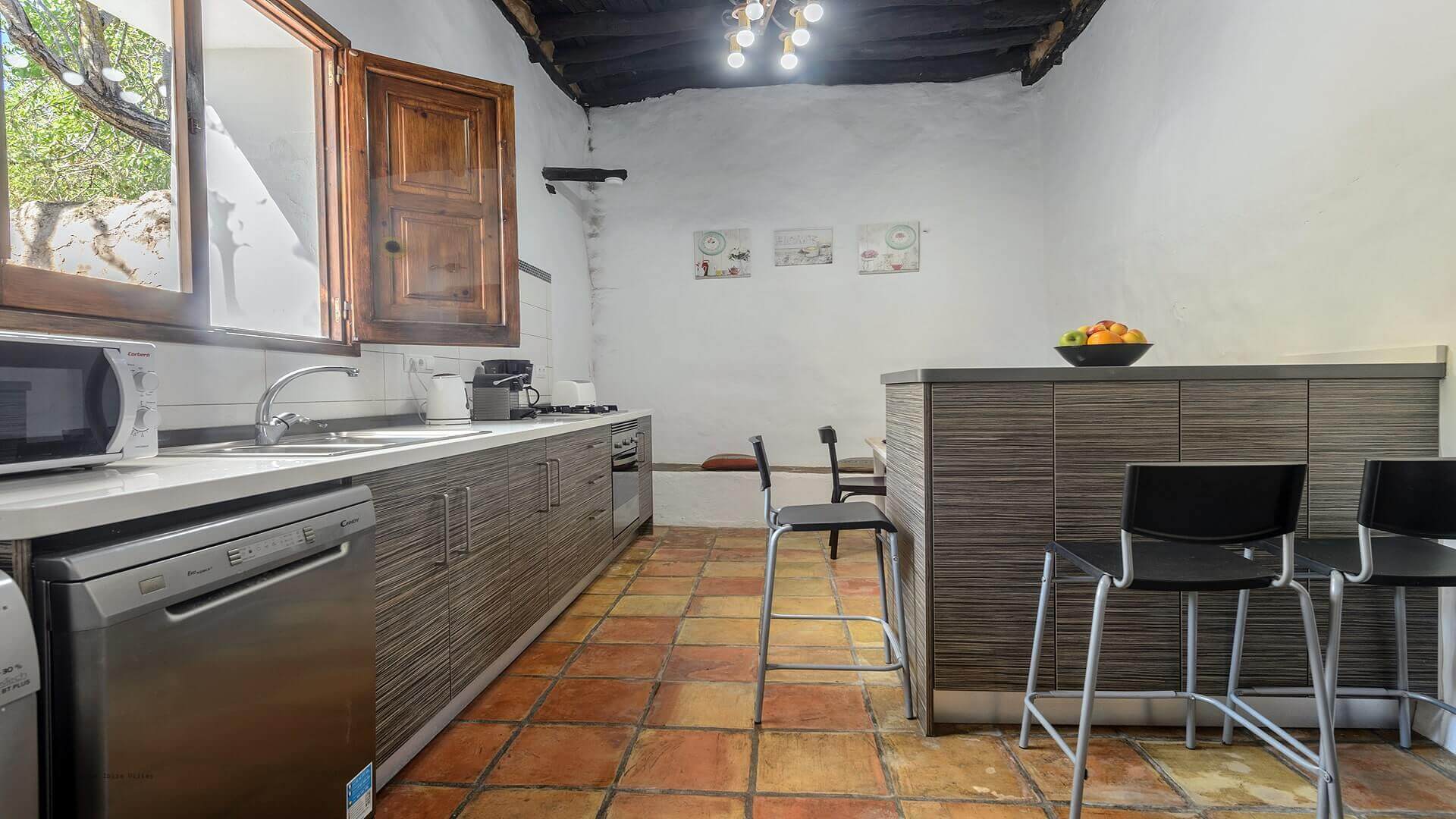 VILLA TORRE BES - 4 Bedrooms - Near San Antonio 