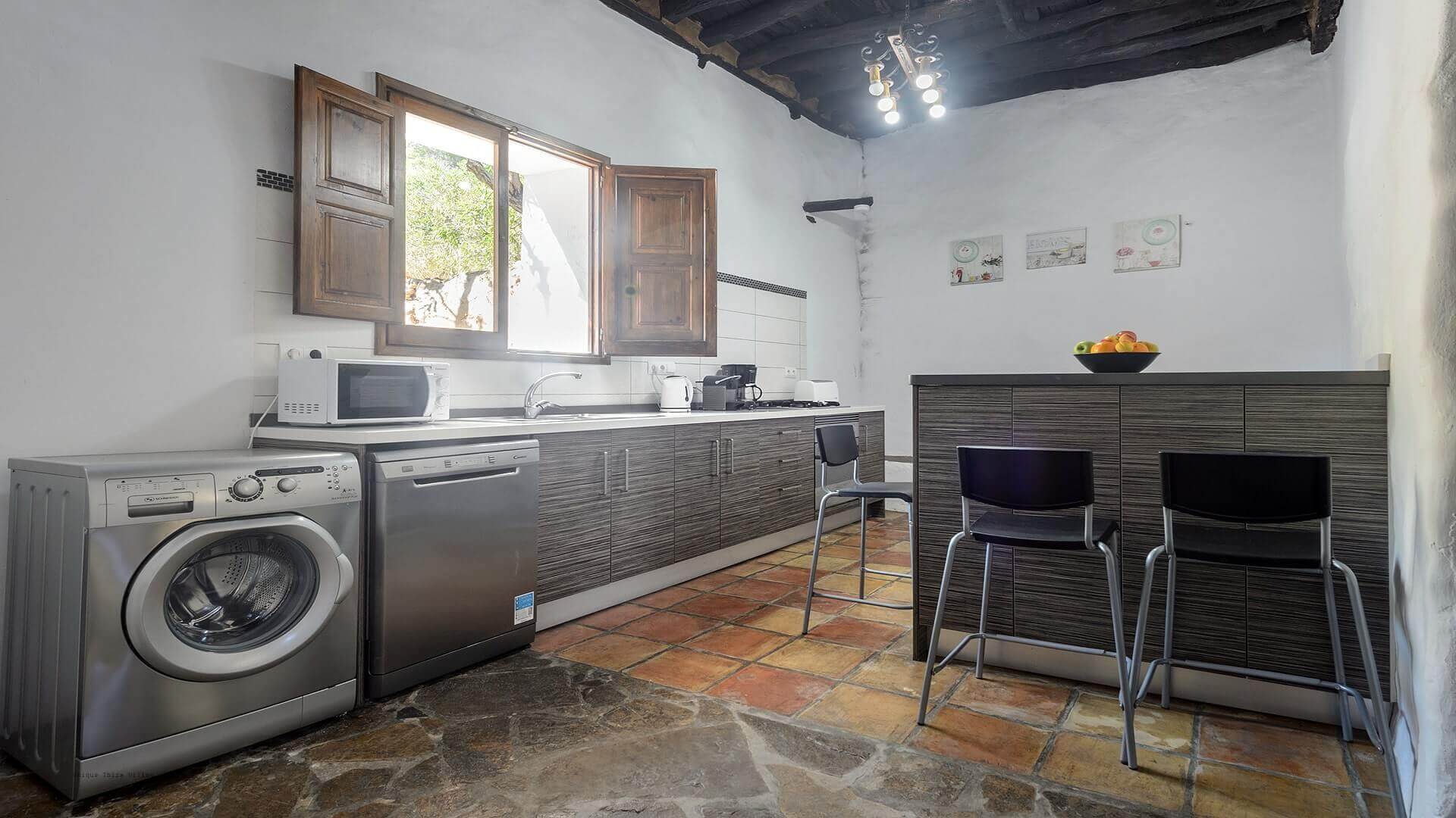 VILLA TORRE BES - 4 Bedrooms - Near San Antonio 