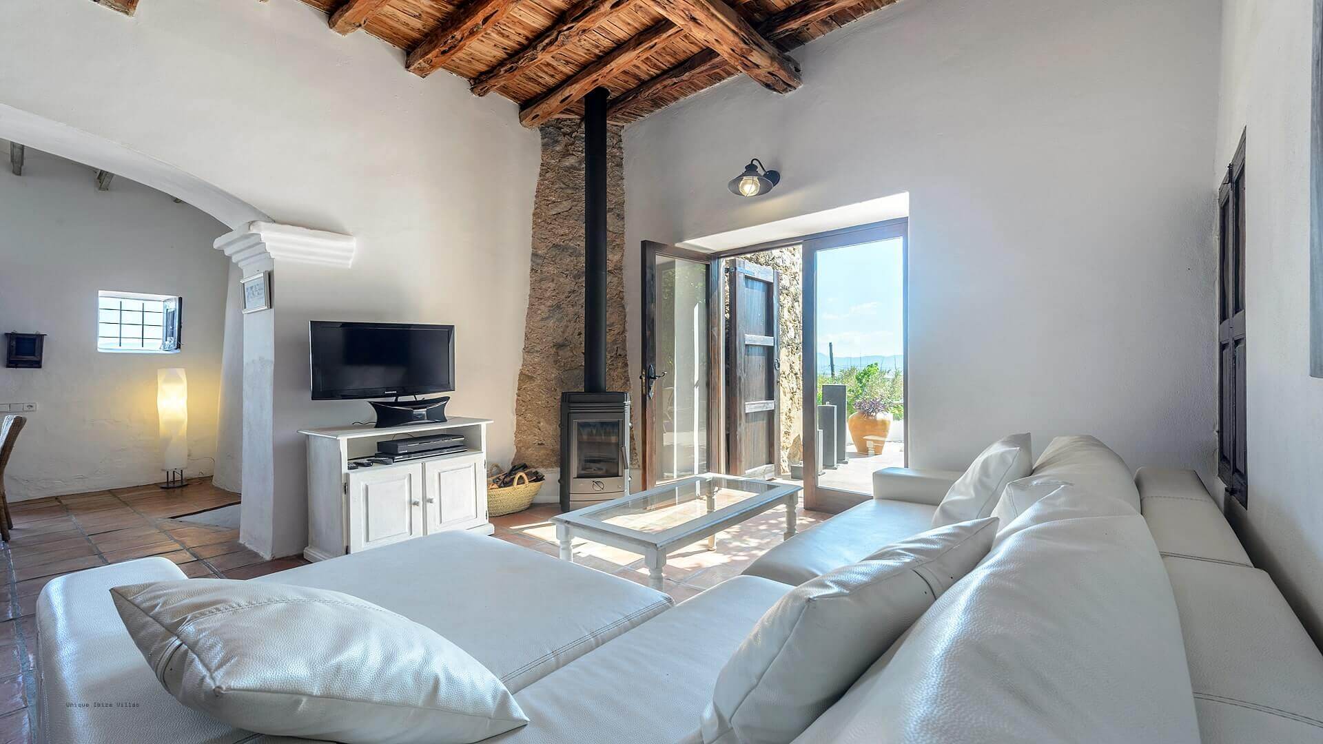 VILLA TORRE BES - 4 Bedrooms - Near San Antonio 