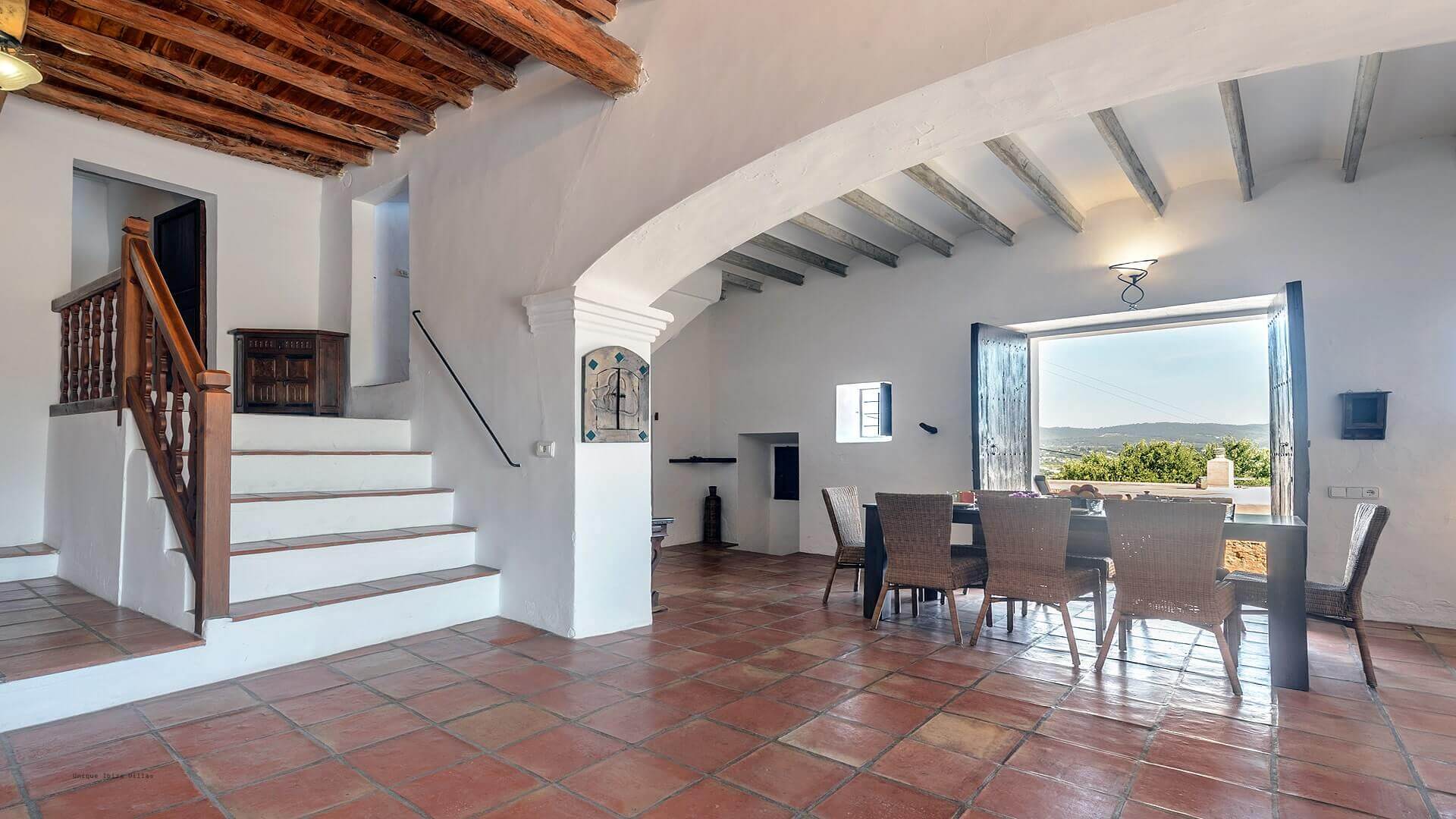 VILLA TORRE BES - 4 Bedrooms - Near San Antonio 