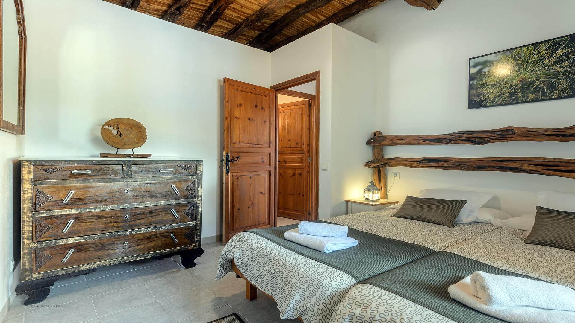 VILLA TORRE BES - 4 Bedrooms - Near San Antonio 