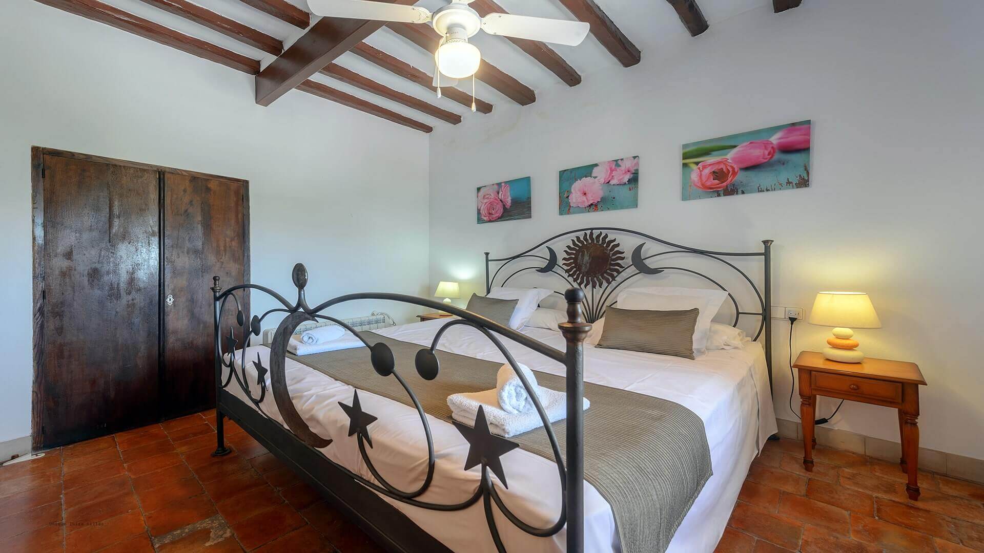 VILLA TORRE BES - 4 Bedrooms - Near San Antonio 