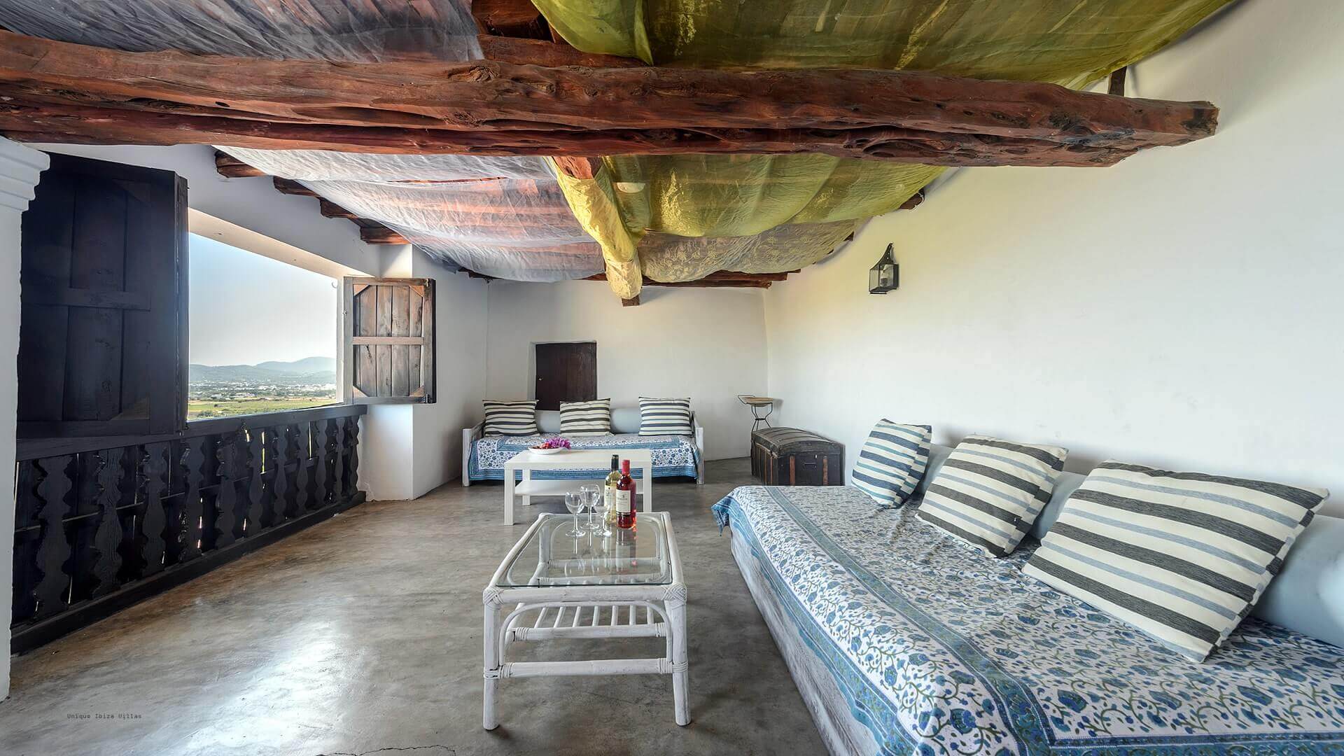 VILLA TORRE BES - 4 Bedrooms - Near San Antonio 