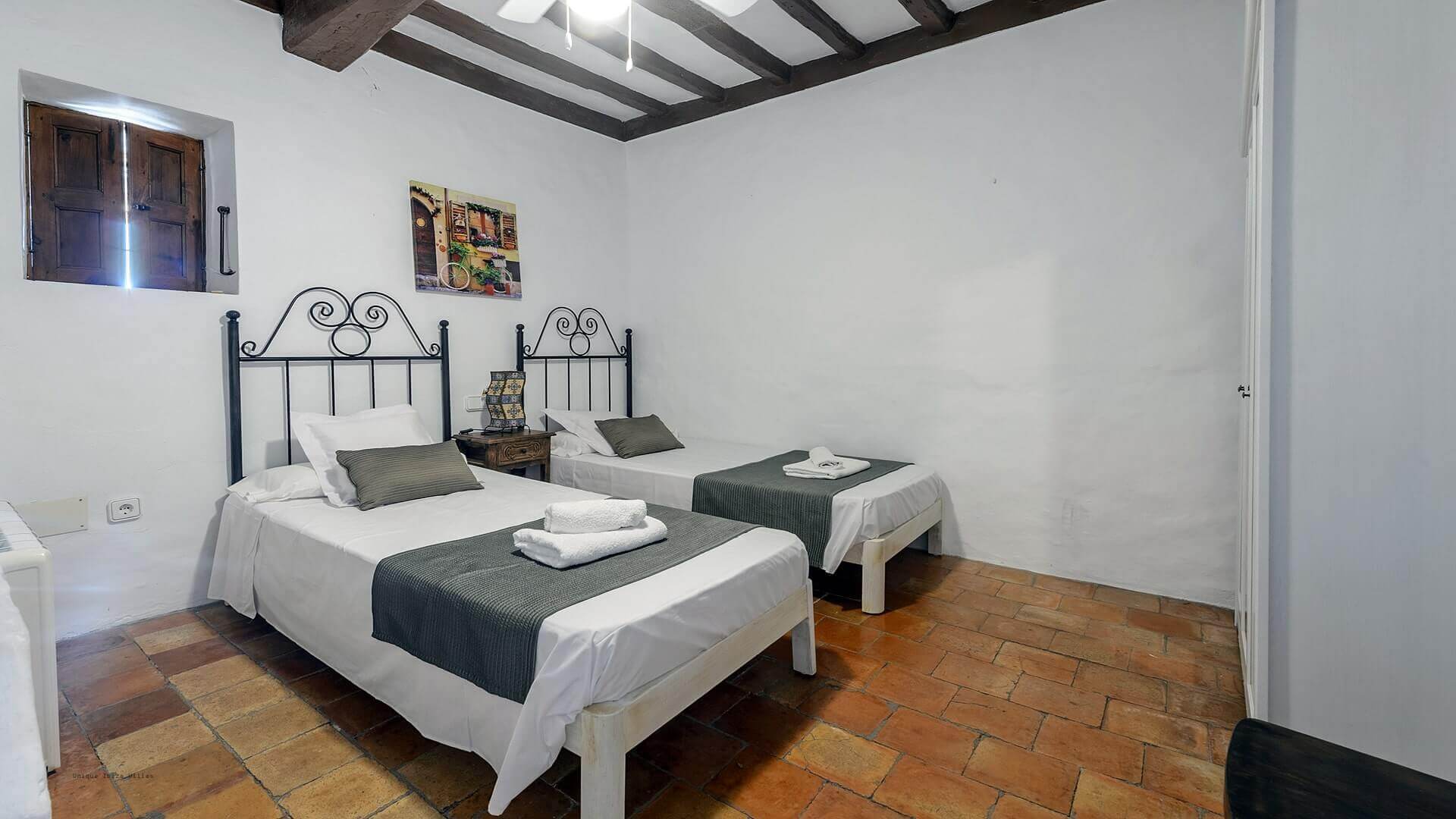 VILLA TORRE BES - 4 Bedrooms - Near San Antonio 