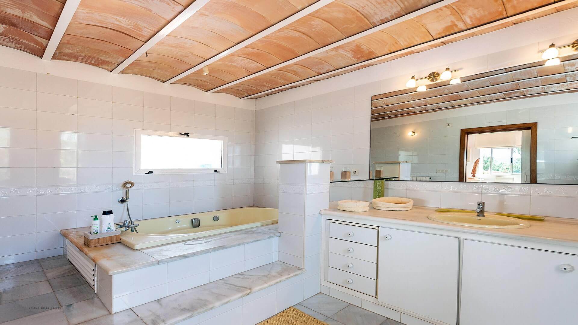 VILLA CAN ANADI - 4 Bedrooms - Between San Jose/Ibiza Town