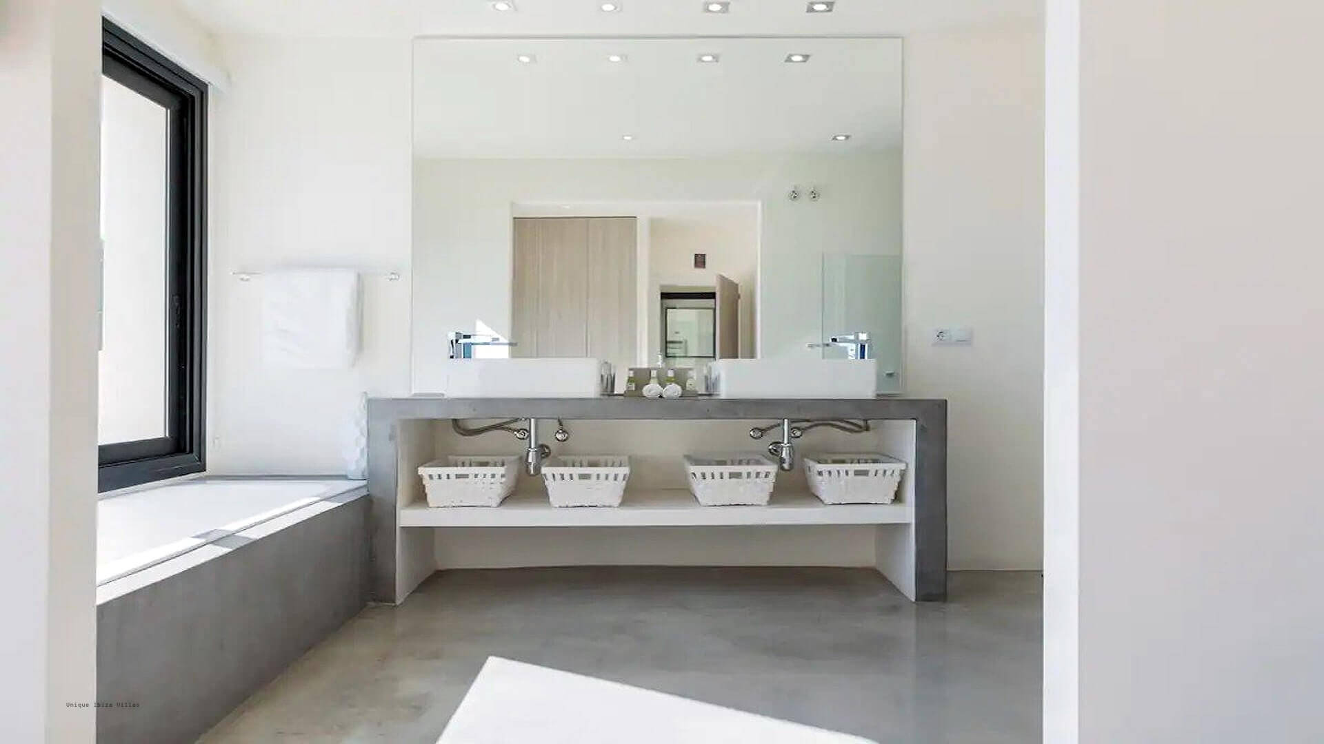 VILLA CASA OCEANA S'ARGAMASSA - 4 Bedrooms - S'argamassa/Santa Eulalia (Beachfront)