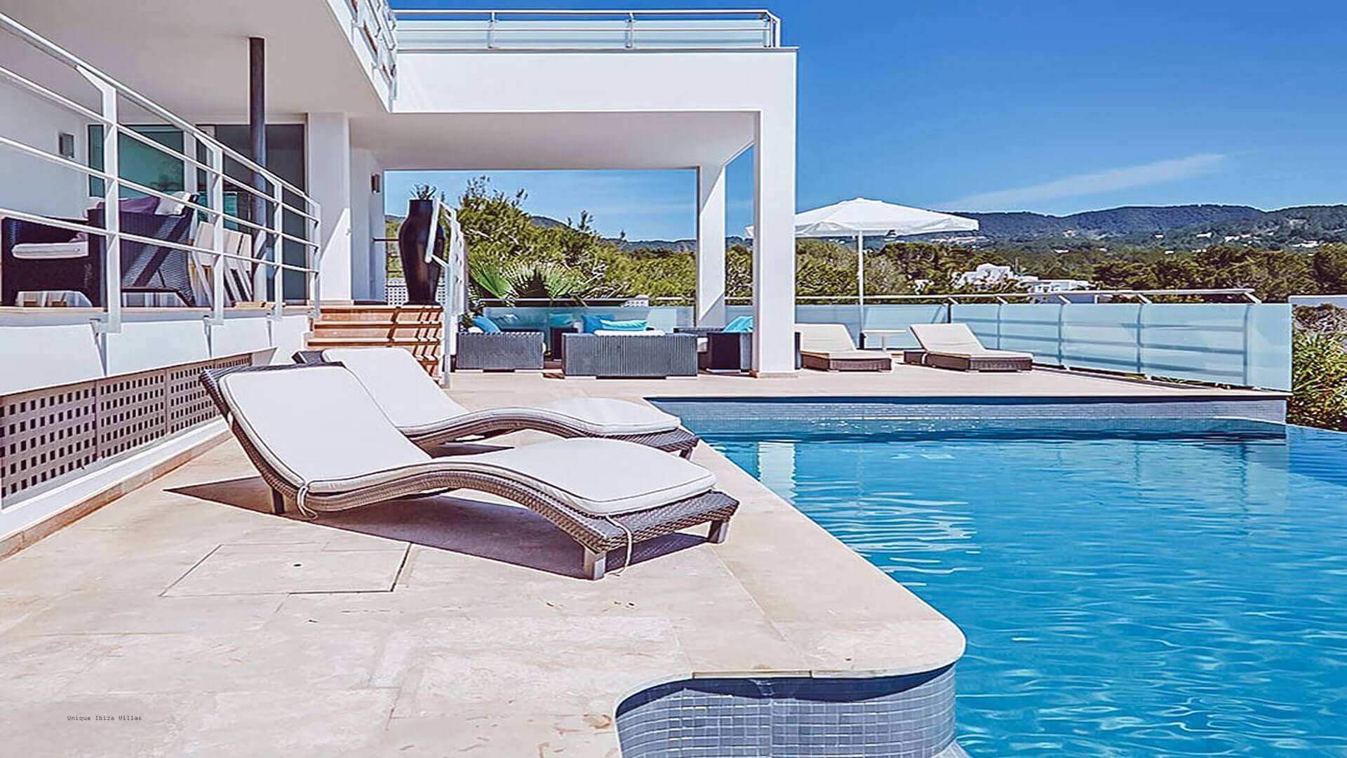 VILLA ANDREY - 5 Bedrooms - Cala Tarida (Beach)
