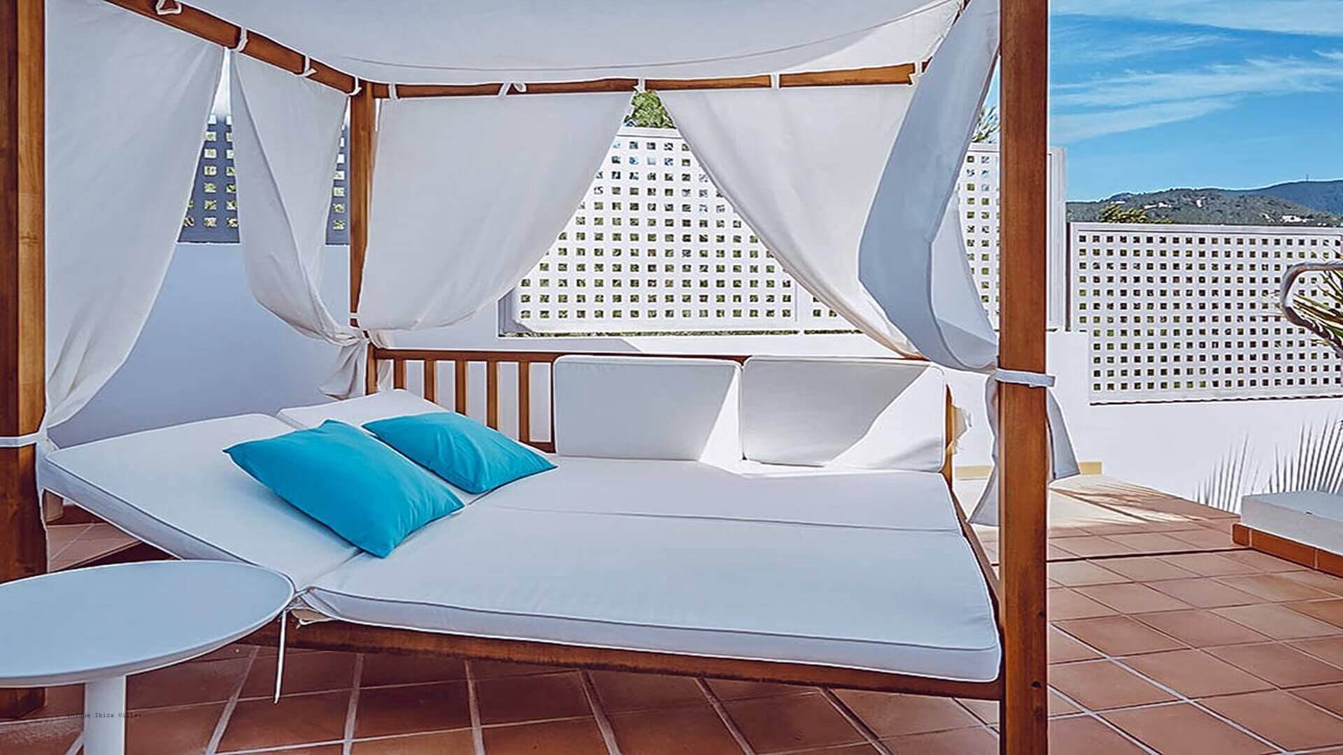 VILLA ANDREY - 5 Bedrooms - Cala Tarida (Beach)
