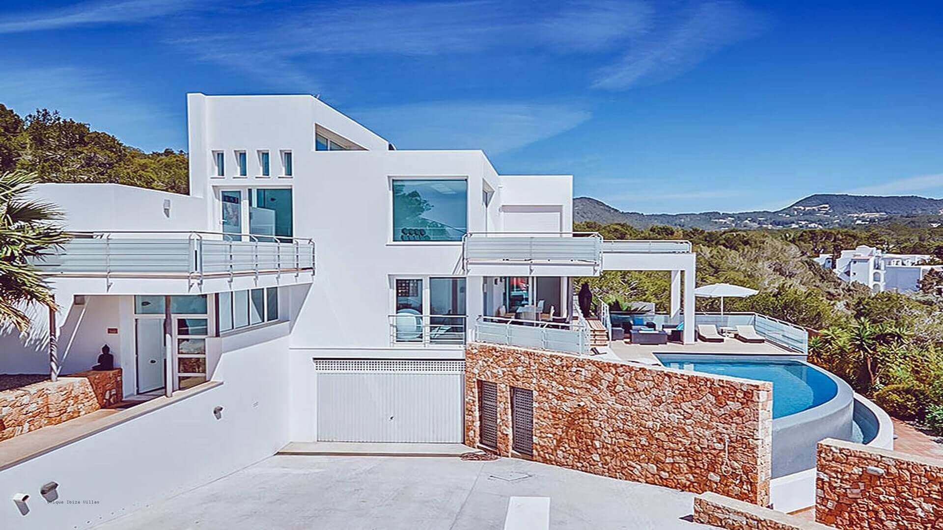 VILLA ANDREY - 5 Bedrooms - Cala Tarida (Beach)