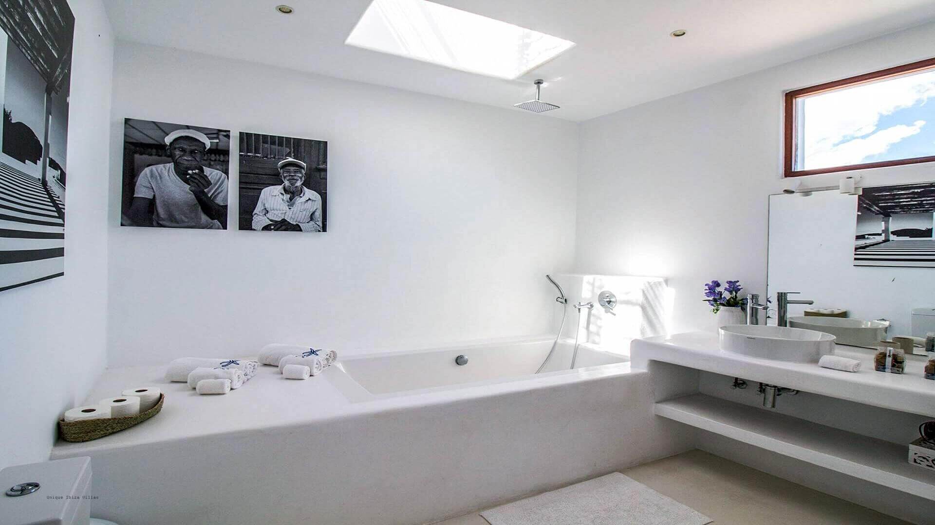 VILLA ESTRELLA AZUL - 5 Bedrooms - Between San Jose/Ibiza Town