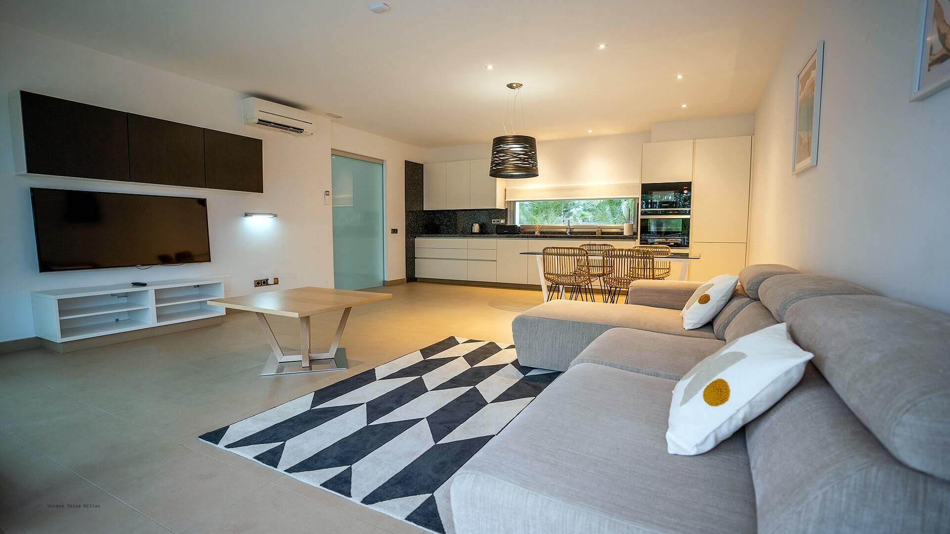 VILLA CASA FOURTEEN - 5 Bedrooms - Near Jesus/Ibiza Town