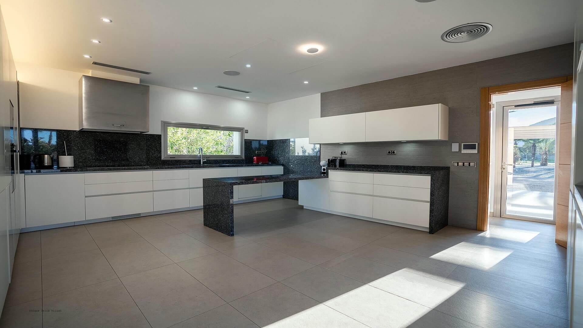 VILLA CASA FOURTEEN - 5 Bedrooms - Near Jesus/Ibiza Town