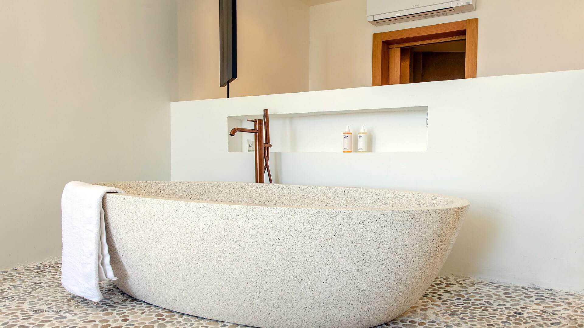 VILLA INFINITA - 5 Bedrooms - Roca Llisa