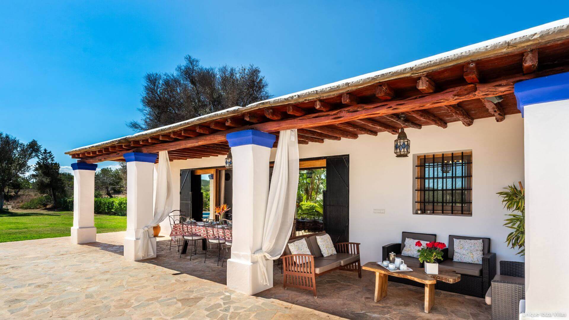 VILLA ANDREUET - 4 Bedrooms - San Carlos/Aguas Blancas (Rural)