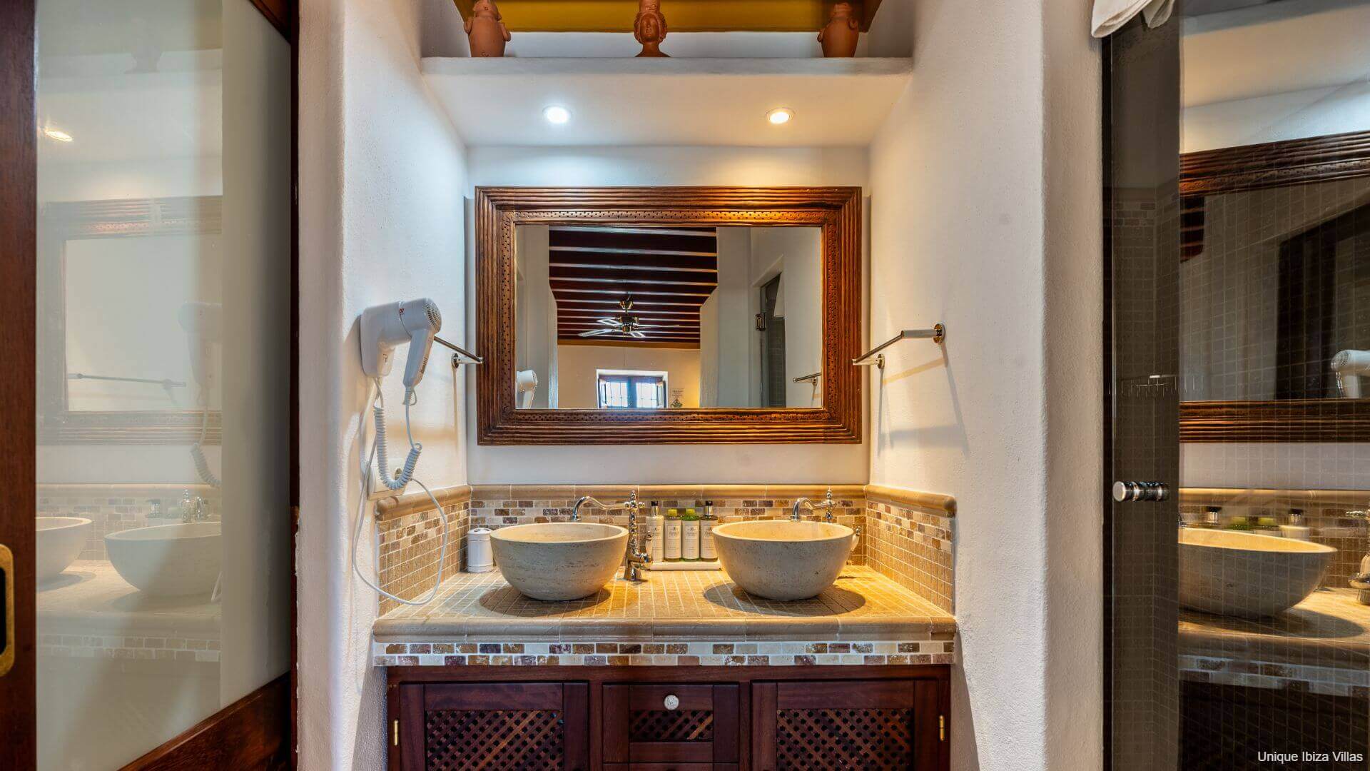 VILLA ANDREUET - 4 Bedrooms - San Carlos/Aguas Blancas (Rural)