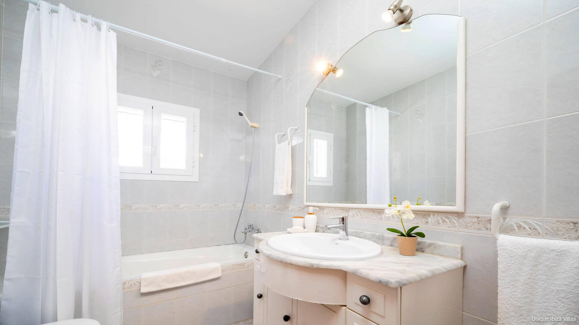 VILLA MALI - 6 Bedrooms - San Jordi Near Playa den Bossa