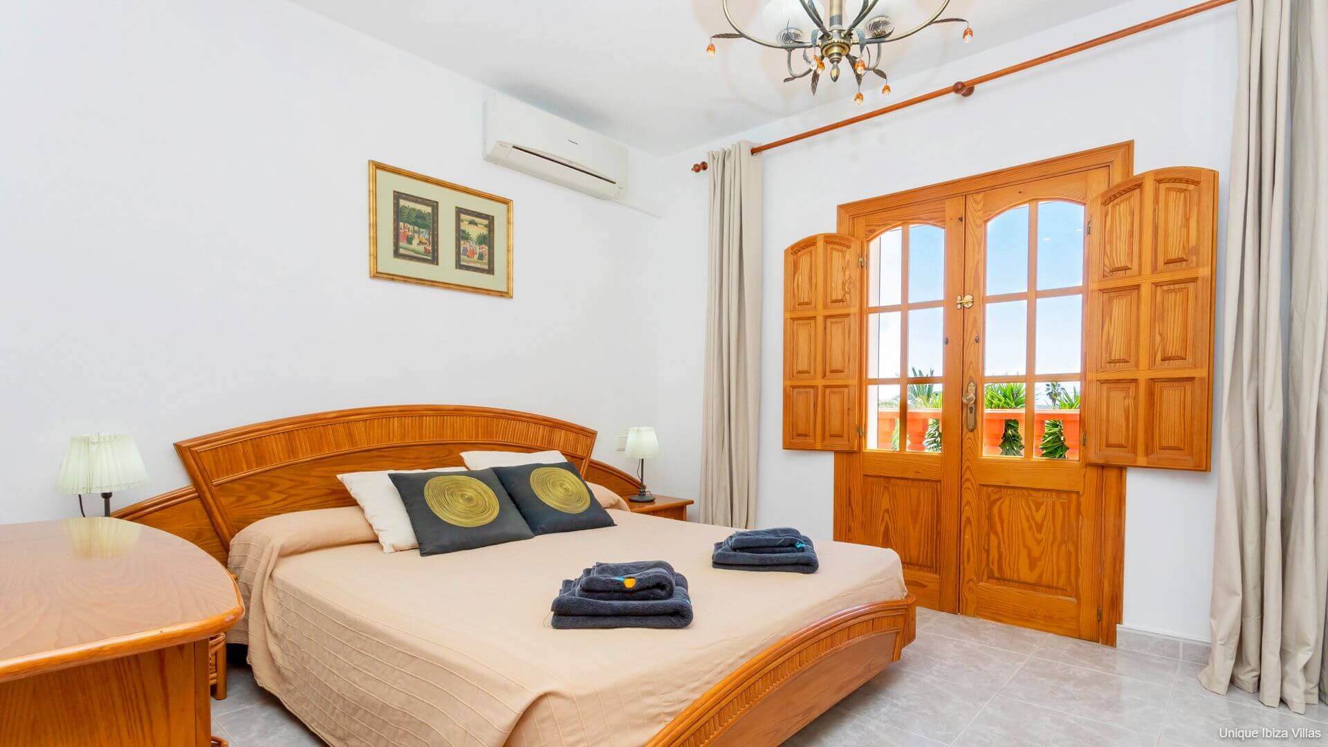 VILLA MALI - 6 Bedrooms - San Jordi Near Playa den Bossa