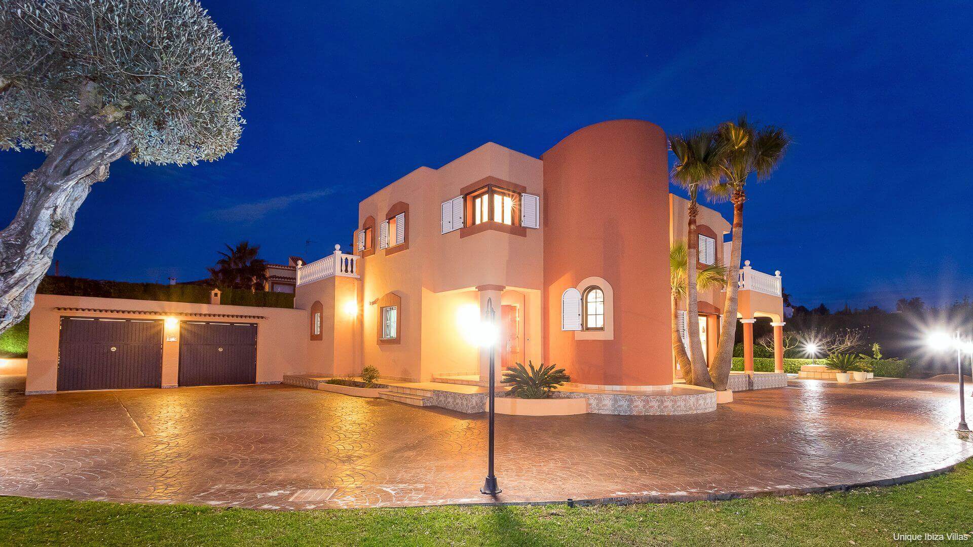 VILLA TINO - 6 Bedrooms - Near Jesus/Ibiza Town