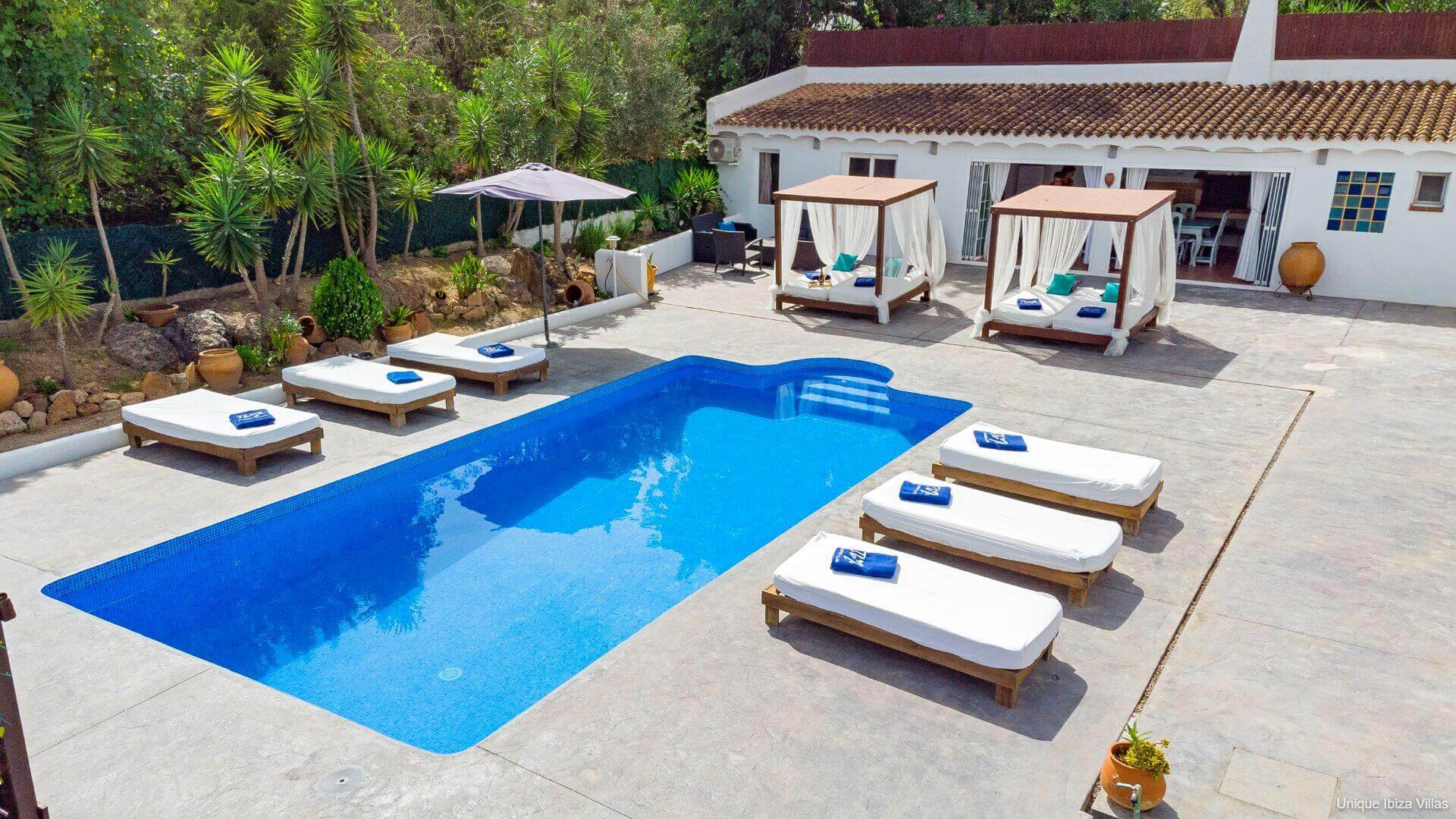 VILLA ISABELLE - 5 Bedrooms - San Rafael/Amnesia/UNVRS (Wak To Amenities) 