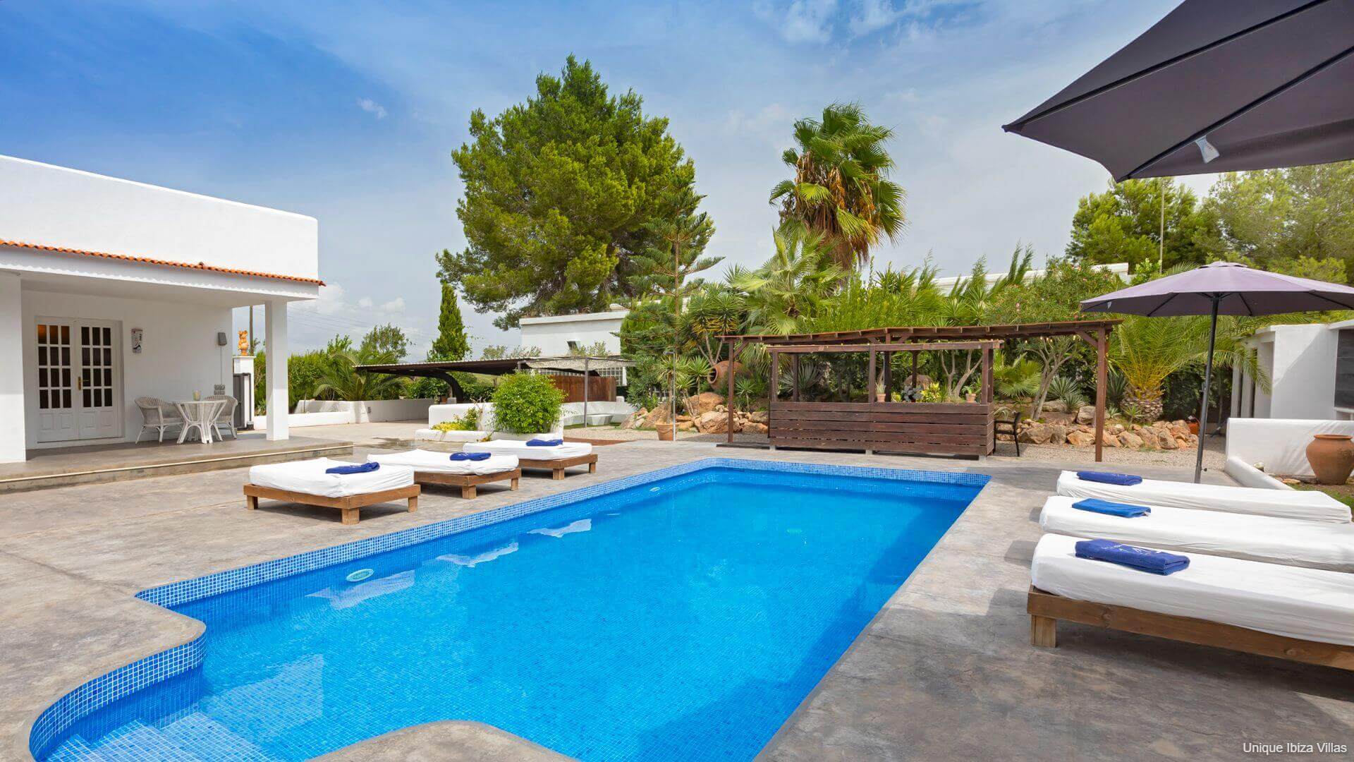 VILLA ISABELLE - 5 Bedrooms - San Rafael/Amnesia/UNVRS (Wak To Amenities) 