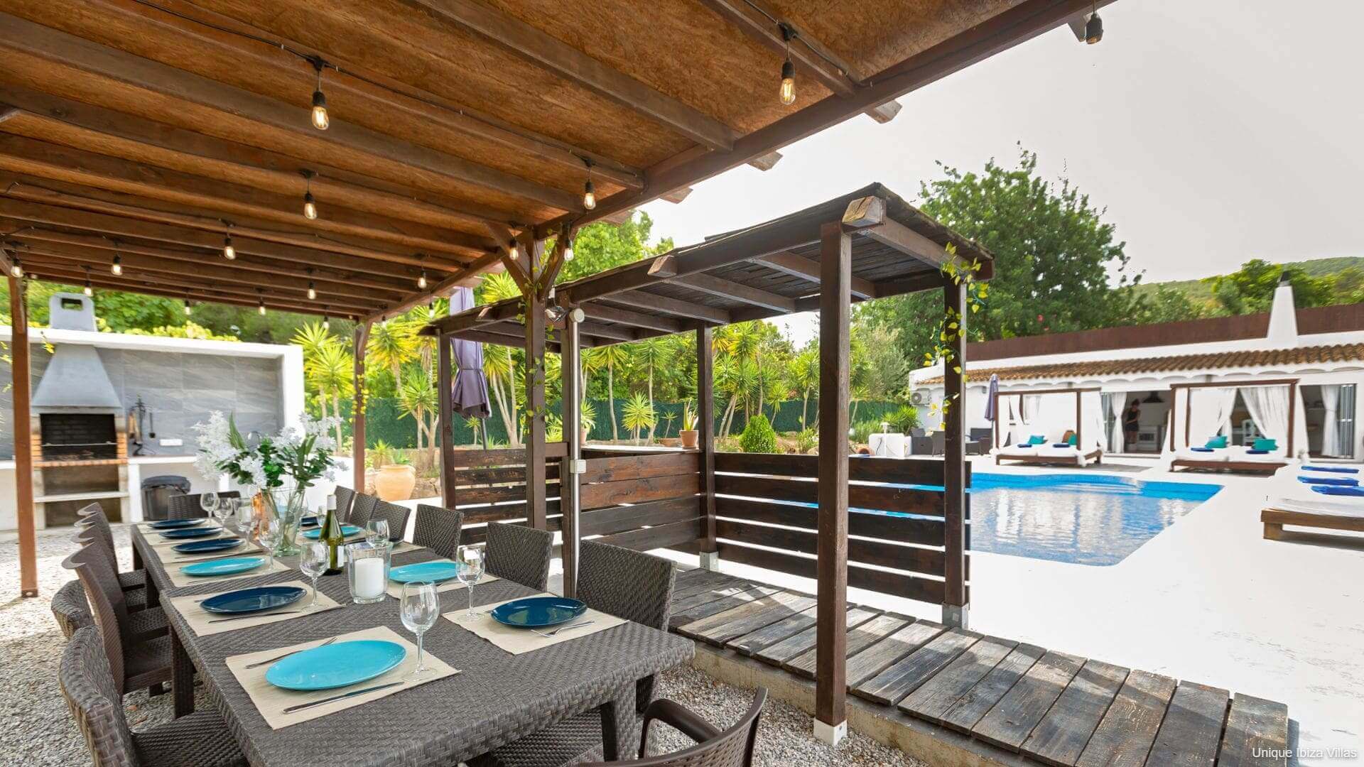 VILLA ISABELLE - 5 Bedrooms - San Rafael/Amnesia/UNVRS (Wak To Amenities) 