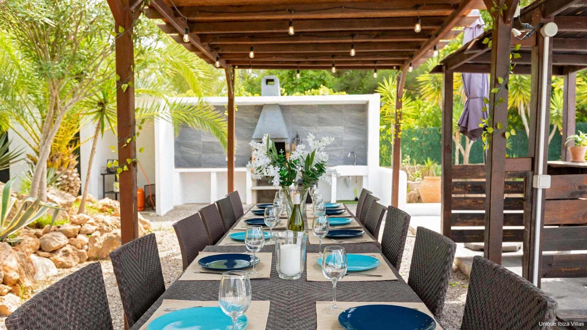 VILLA ISABELLE - 5 Bedrooms - San Rafael/Amnesia/UNVRS (Wak To Amenities) 